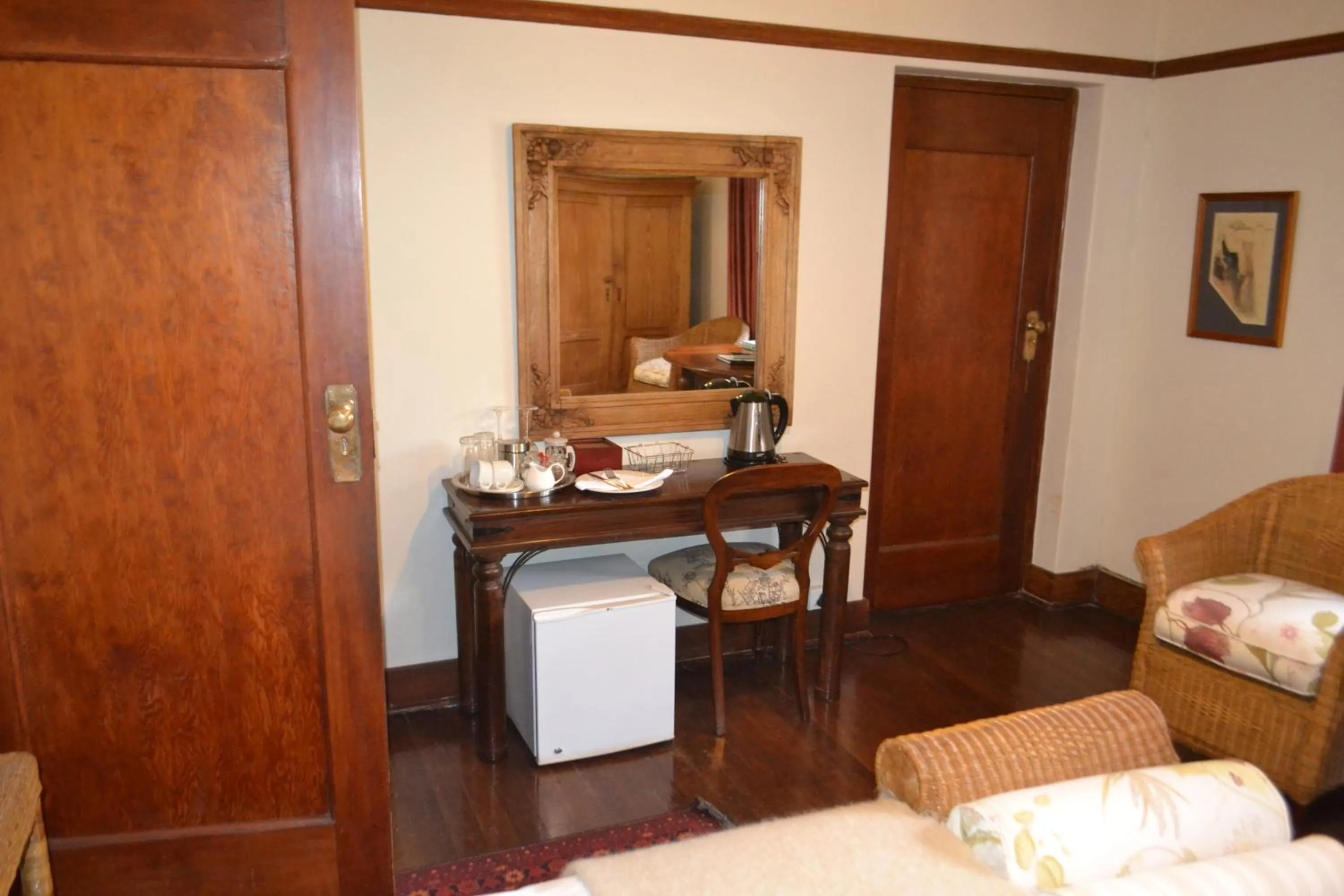 Coffee/tea facilities, Bed in Foxwood House Boutique Hotel