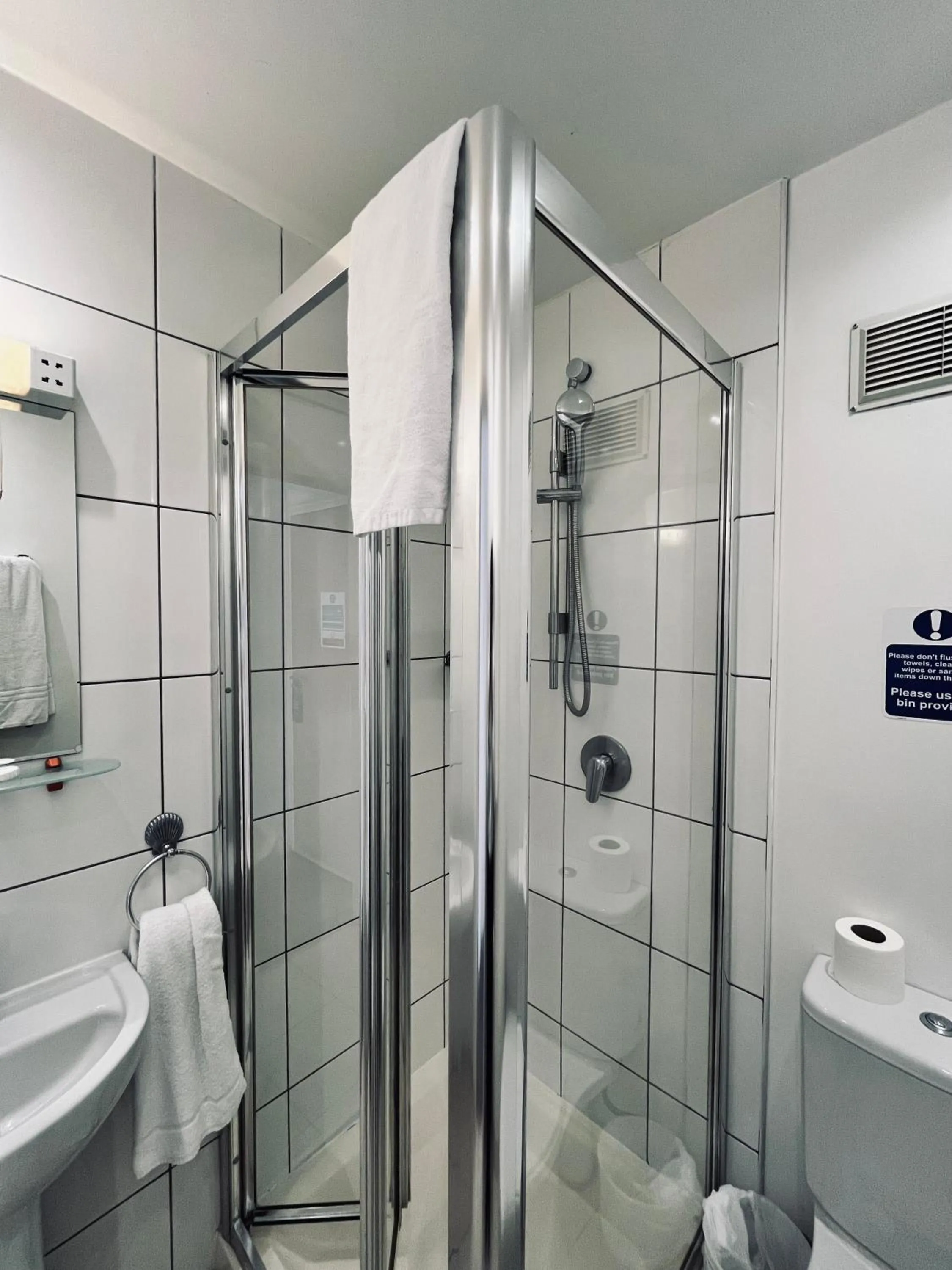 Shower in Arriva Hotel