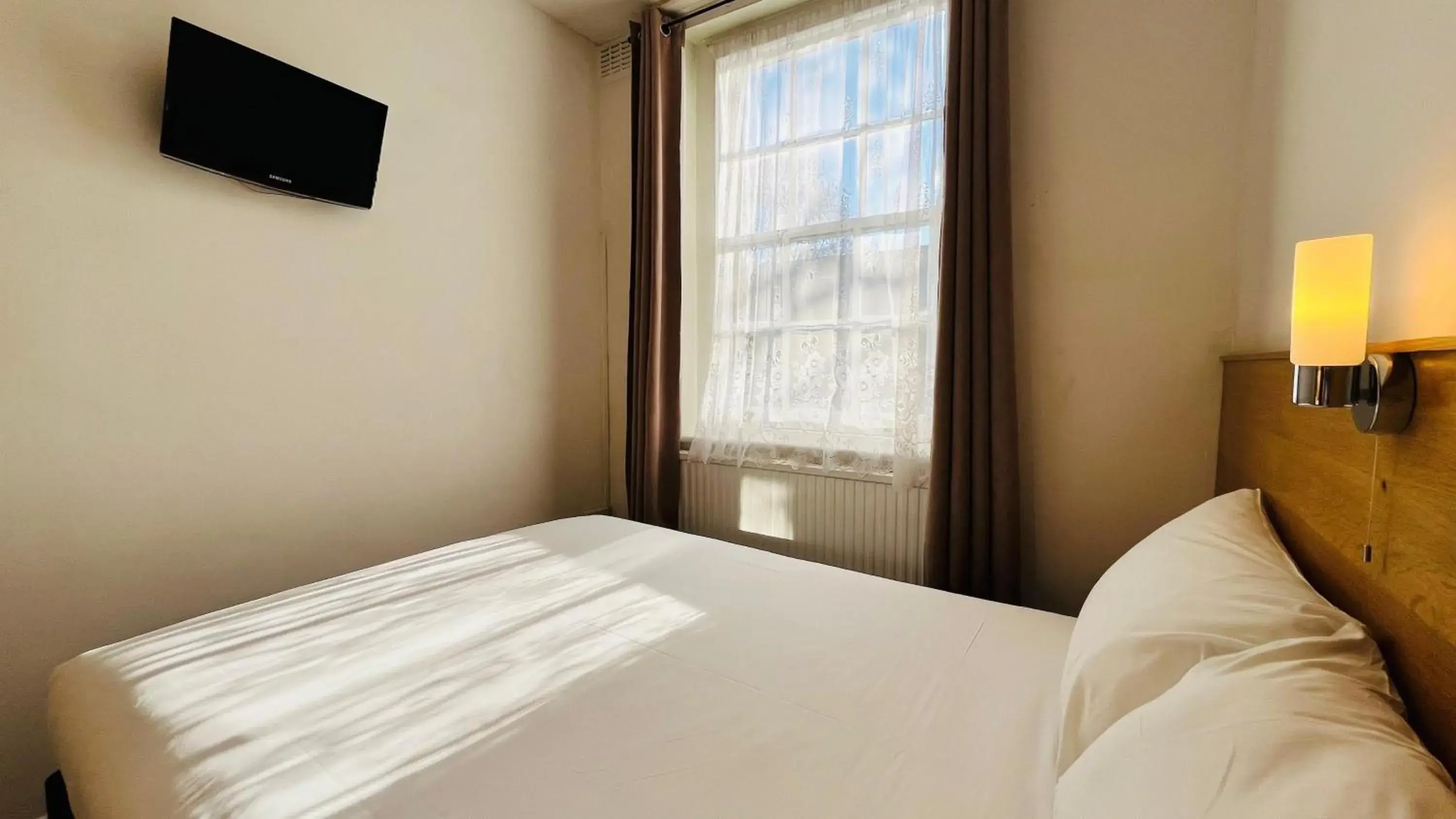 Bed in Arriva Hotel Bed in Arriva Hotel