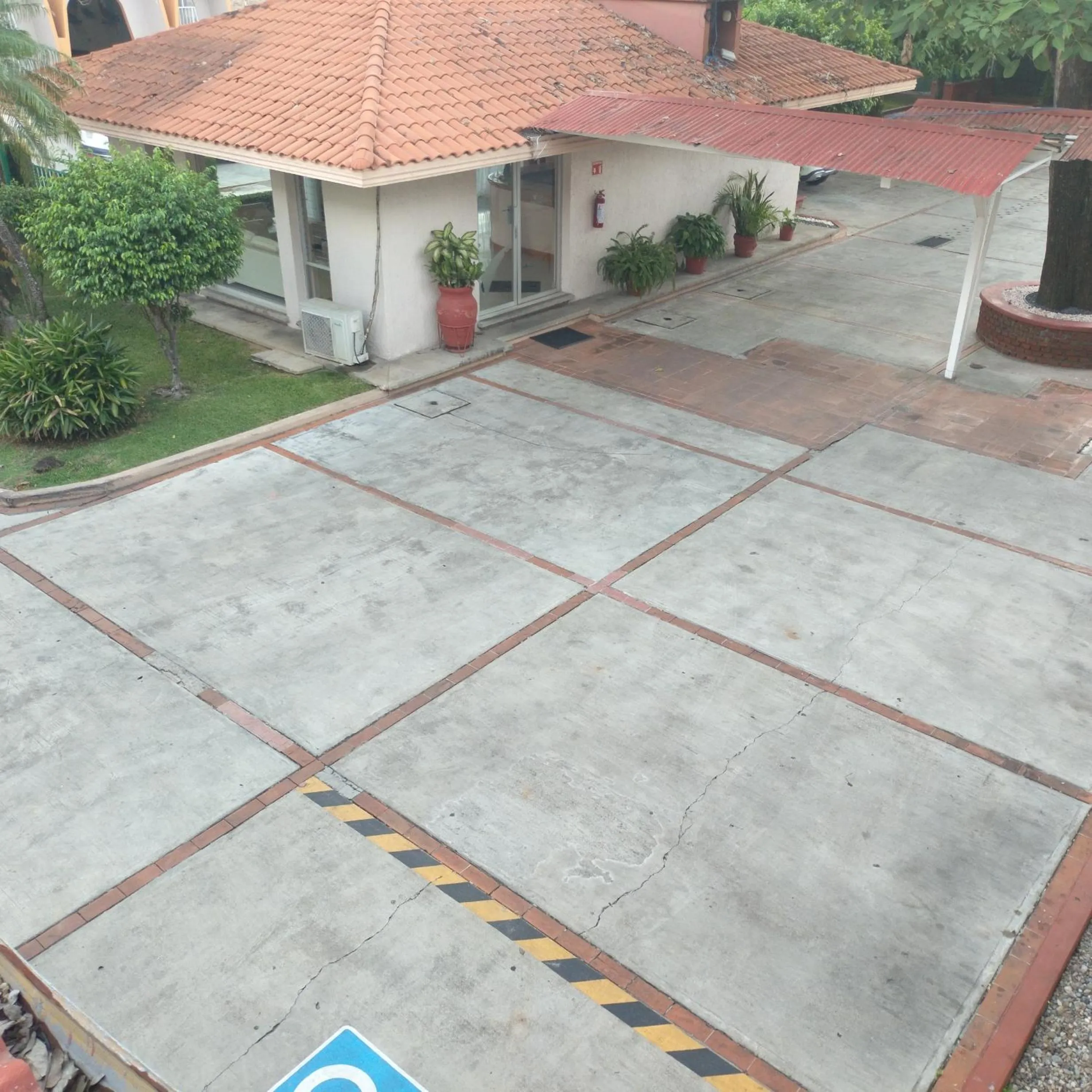 Parking in Villa Esmeralda