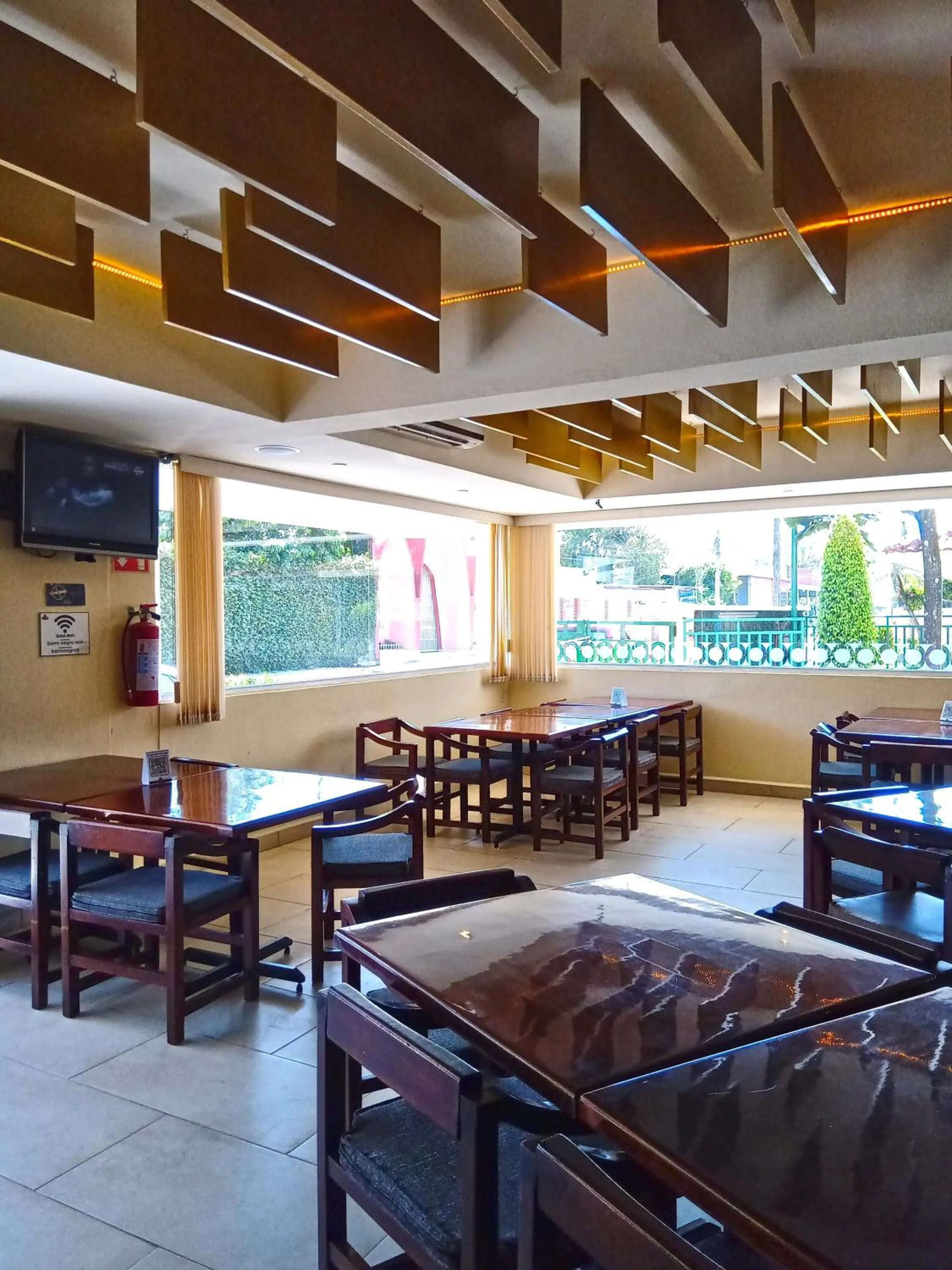 Restaurant/places to eat in Villa Esmeralda