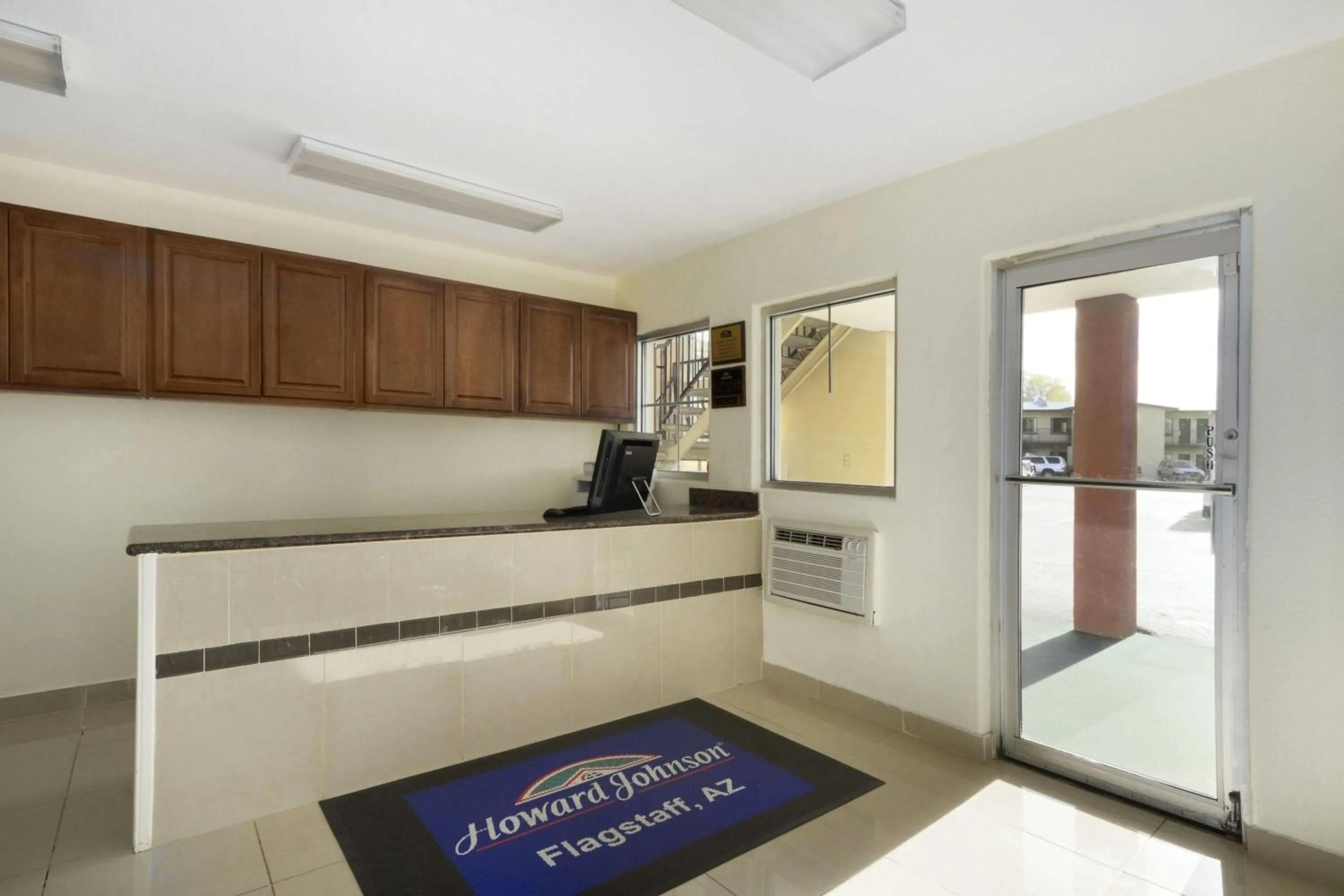 Lobby or reception in Howard Johnson by Wyndham Flagstaff University West
