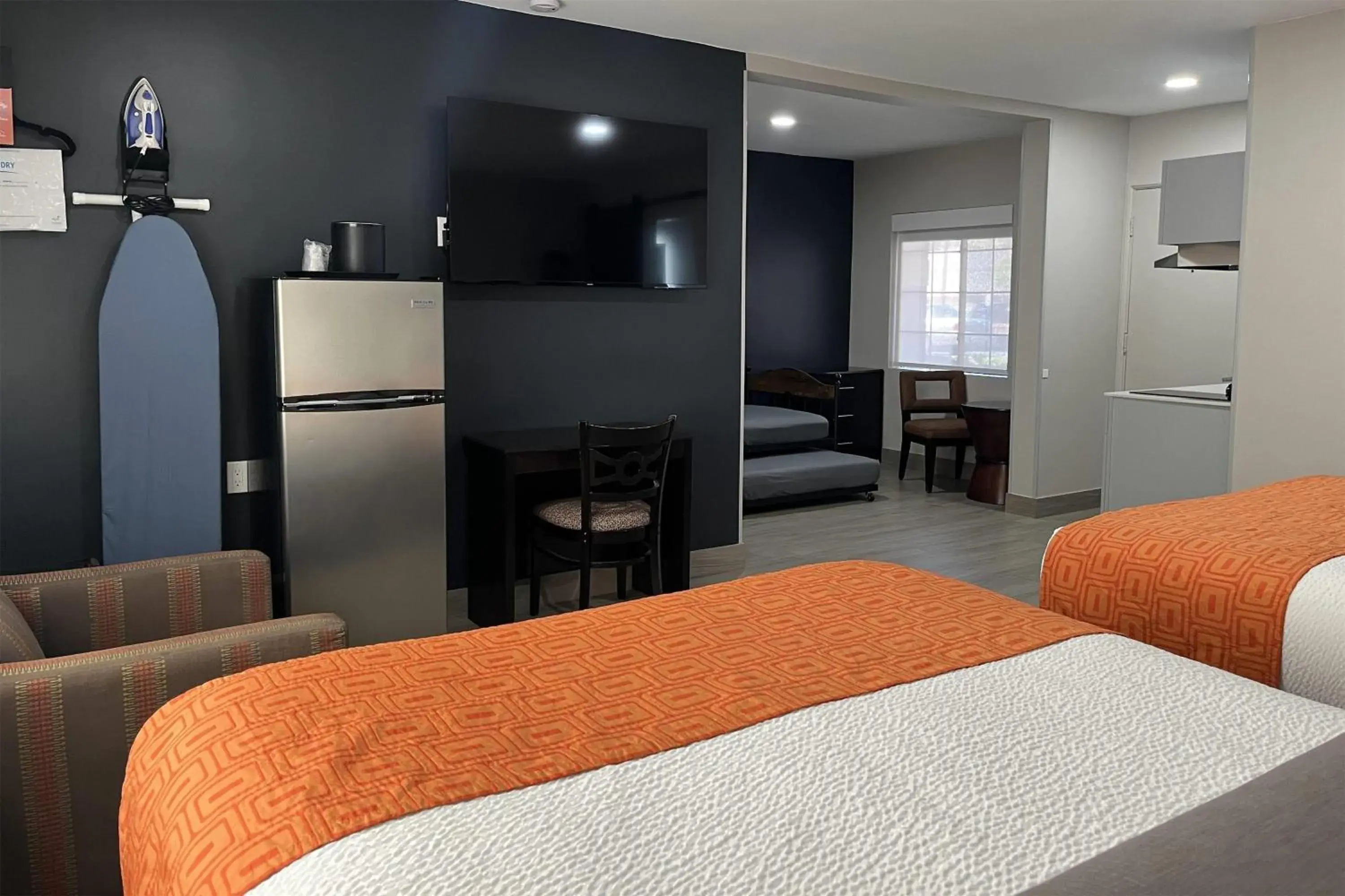 Photo of the whole room, Bed in Howard Johnson by Wyndham Flagstaff University West Photo of the whole room, Bed in Howard Johnson by Wyndham Flagstaff University West