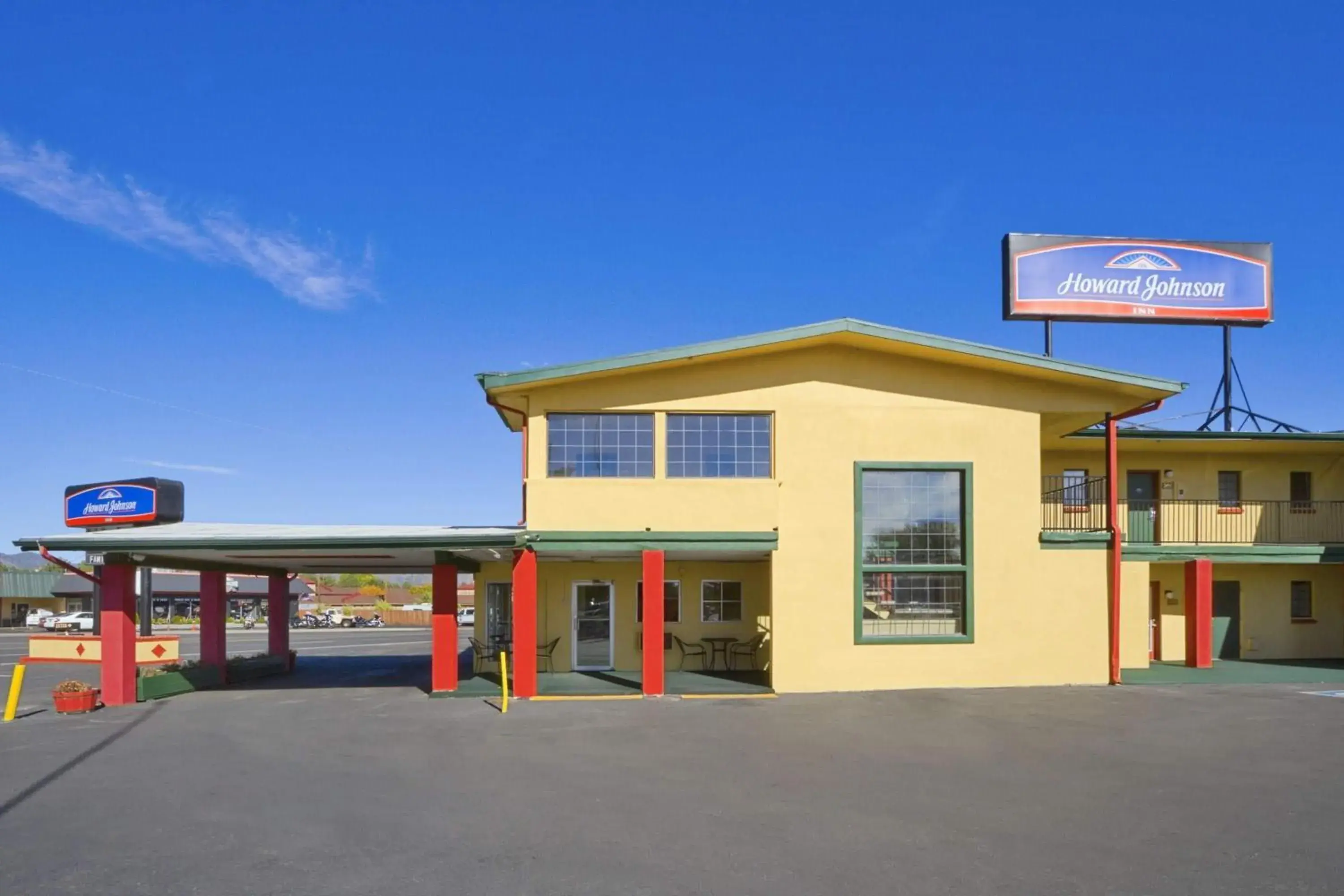 Property building in Howard Johnson by Wyndham Flagstaff University West Property building in Howard Johnson by Wyndham Flagstaff University West