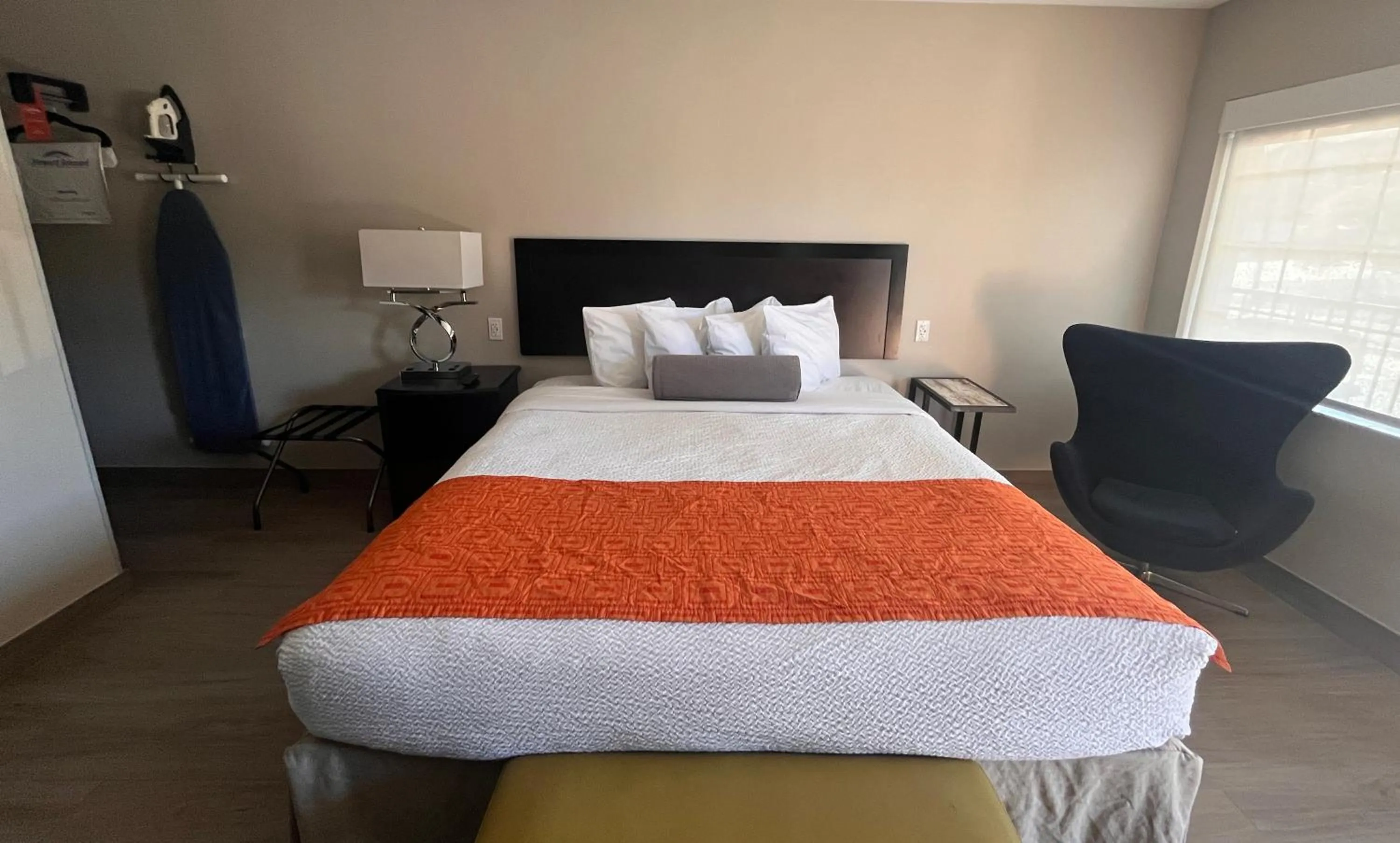 Bed in Howard Johnson by Wyndham Flagstaff University West