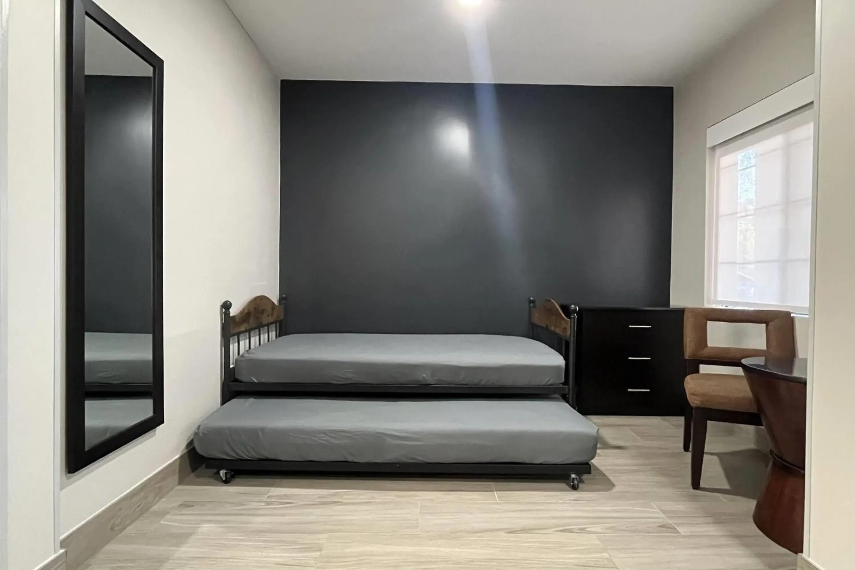 Photo of the whole room, Bed in Howard Johnson by Wyndham Flagstaff University West Photo of the whole room, Bed in Howard Johnson by Wyndham Flagstaff University West