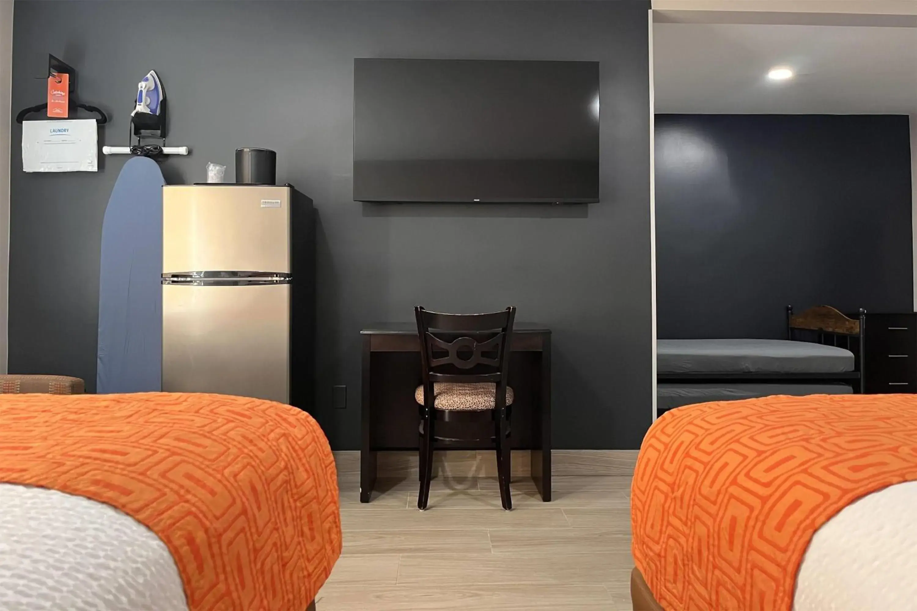 Photo of the whole room, Bed in Howard Johnson by Wyndham Flagstaff University West Photo of the whole room, Bed in Howard Johnson by Wyndham Flagstaff University West