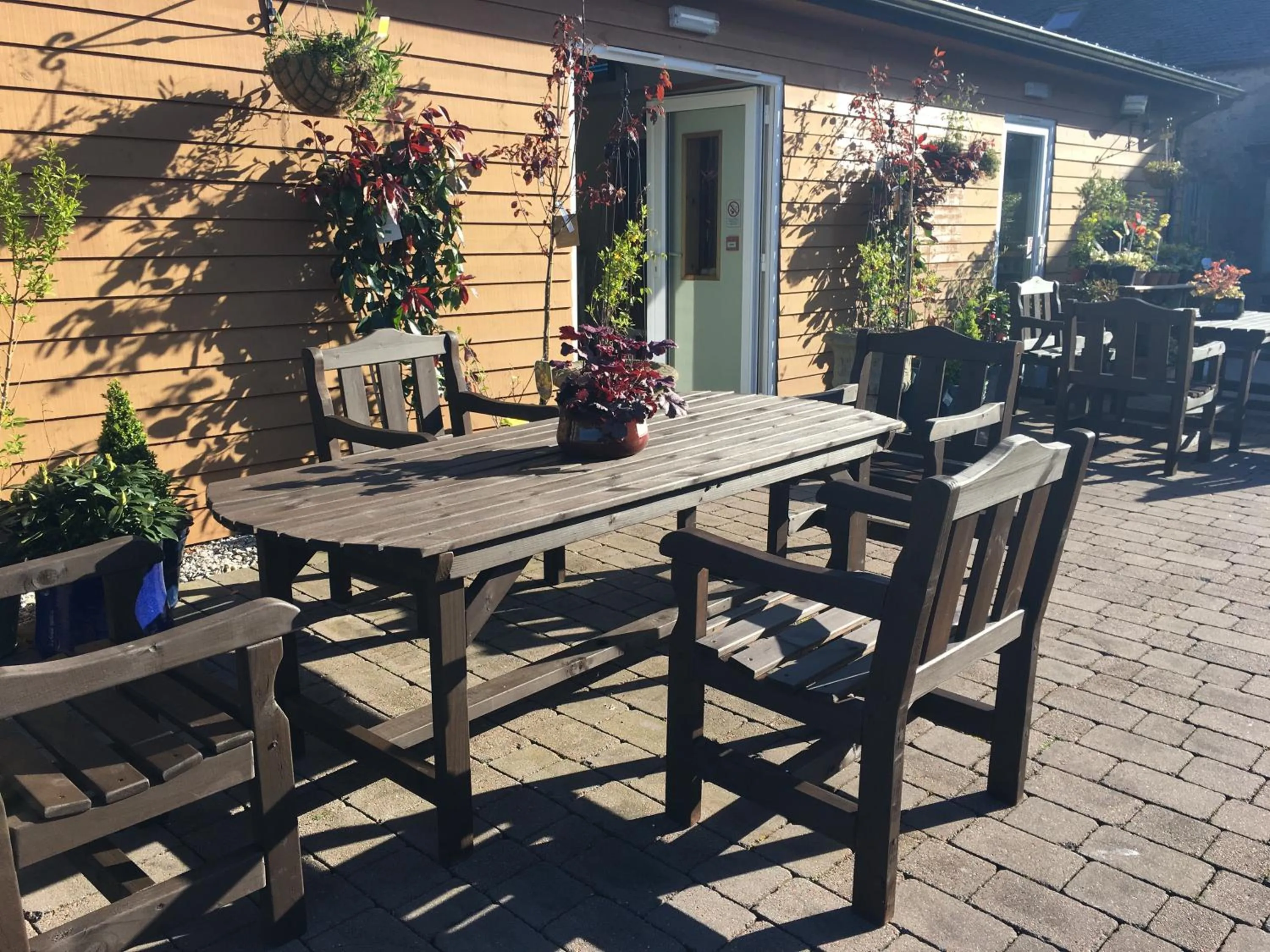 Restaurant/places to eat in the house@glenbarr