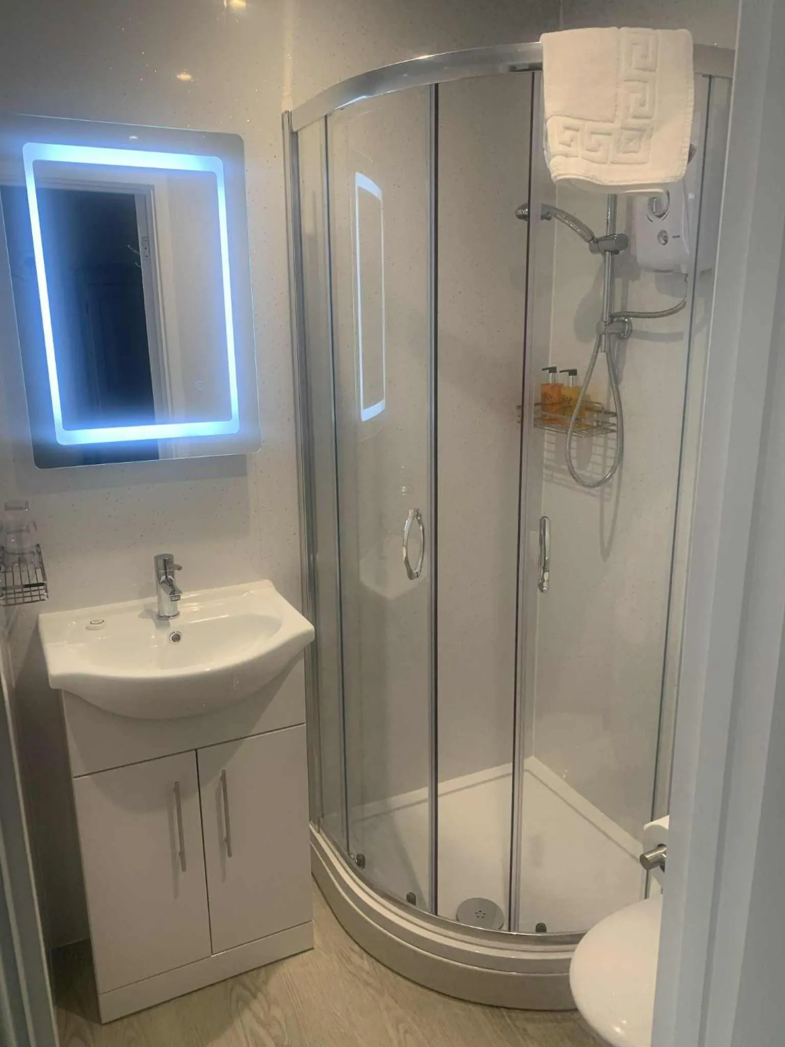 Bathroom in Abbots Mead Hotel