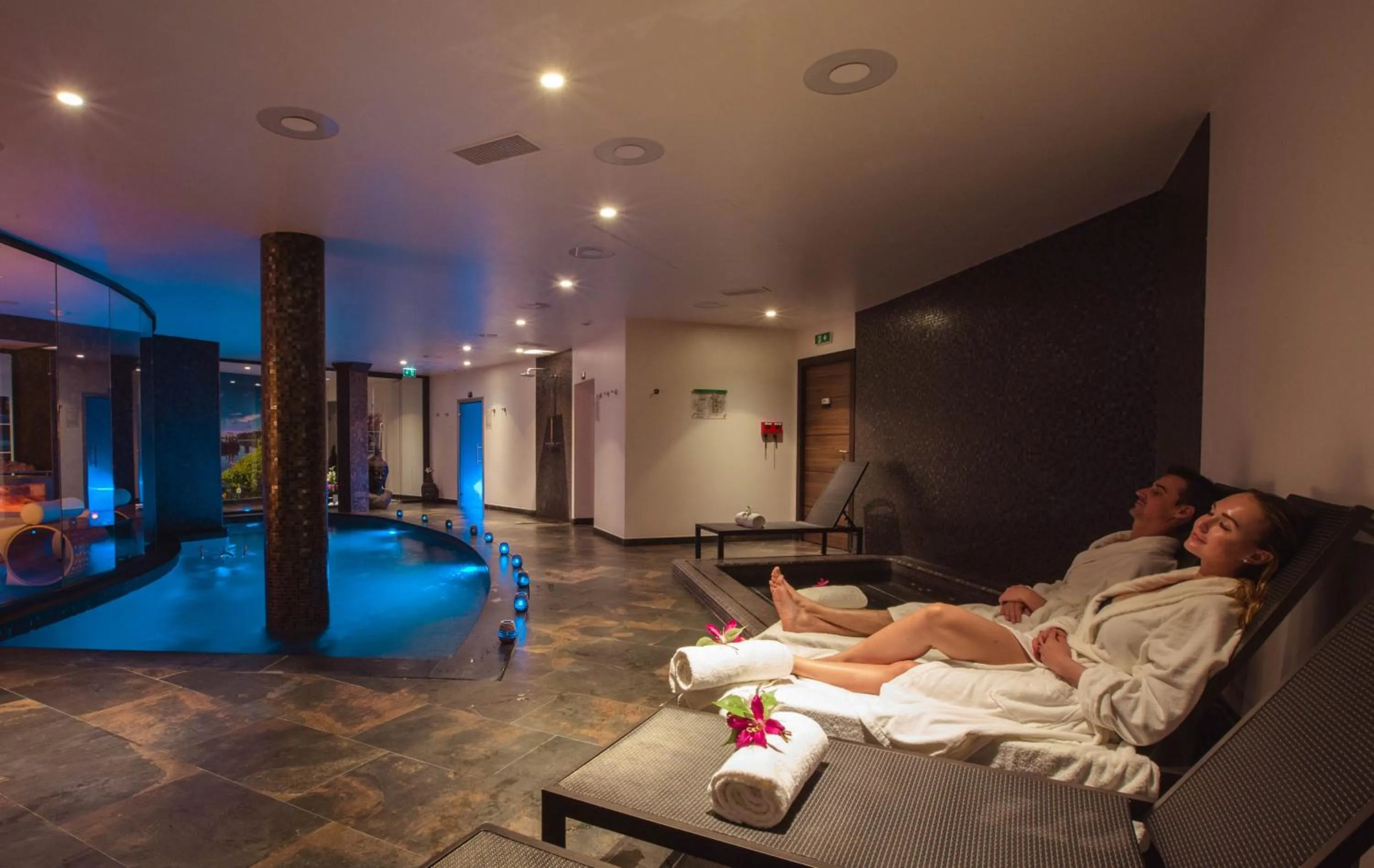 Hot Tub in Westminster Hotel & Spa Nice