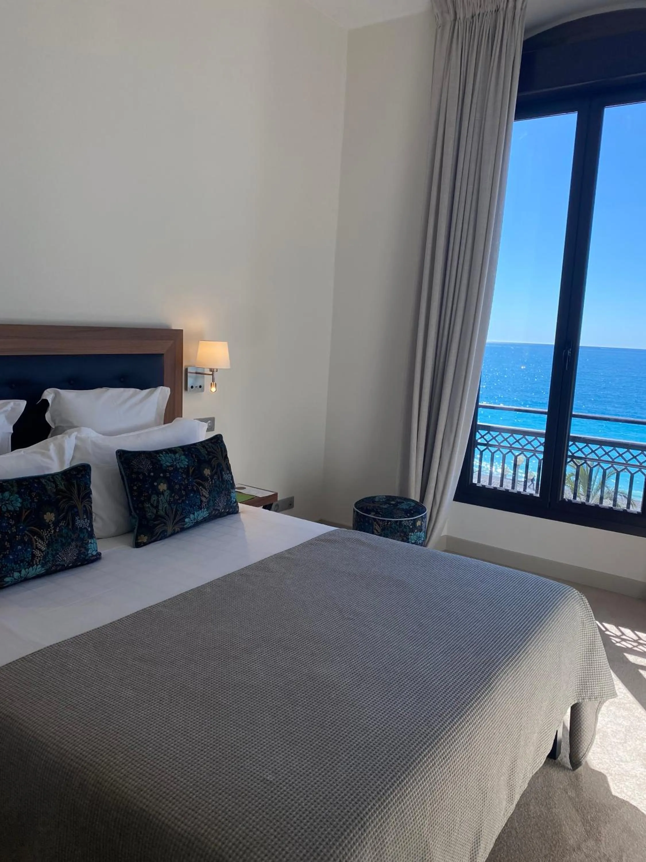 Photo of the whole room, Bed in Westminster Hotel & Spa Nice