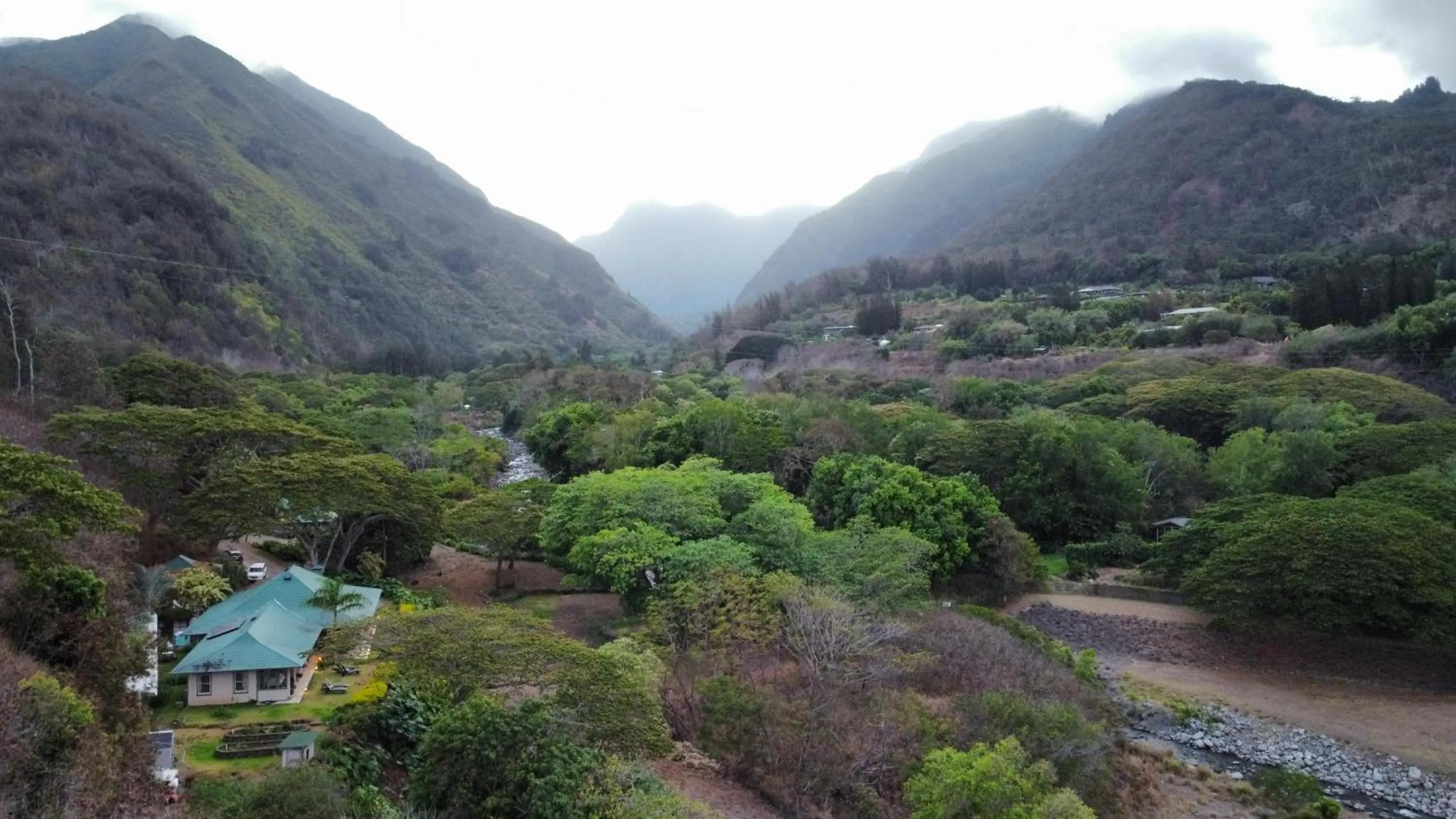 Iao Valley Inn
