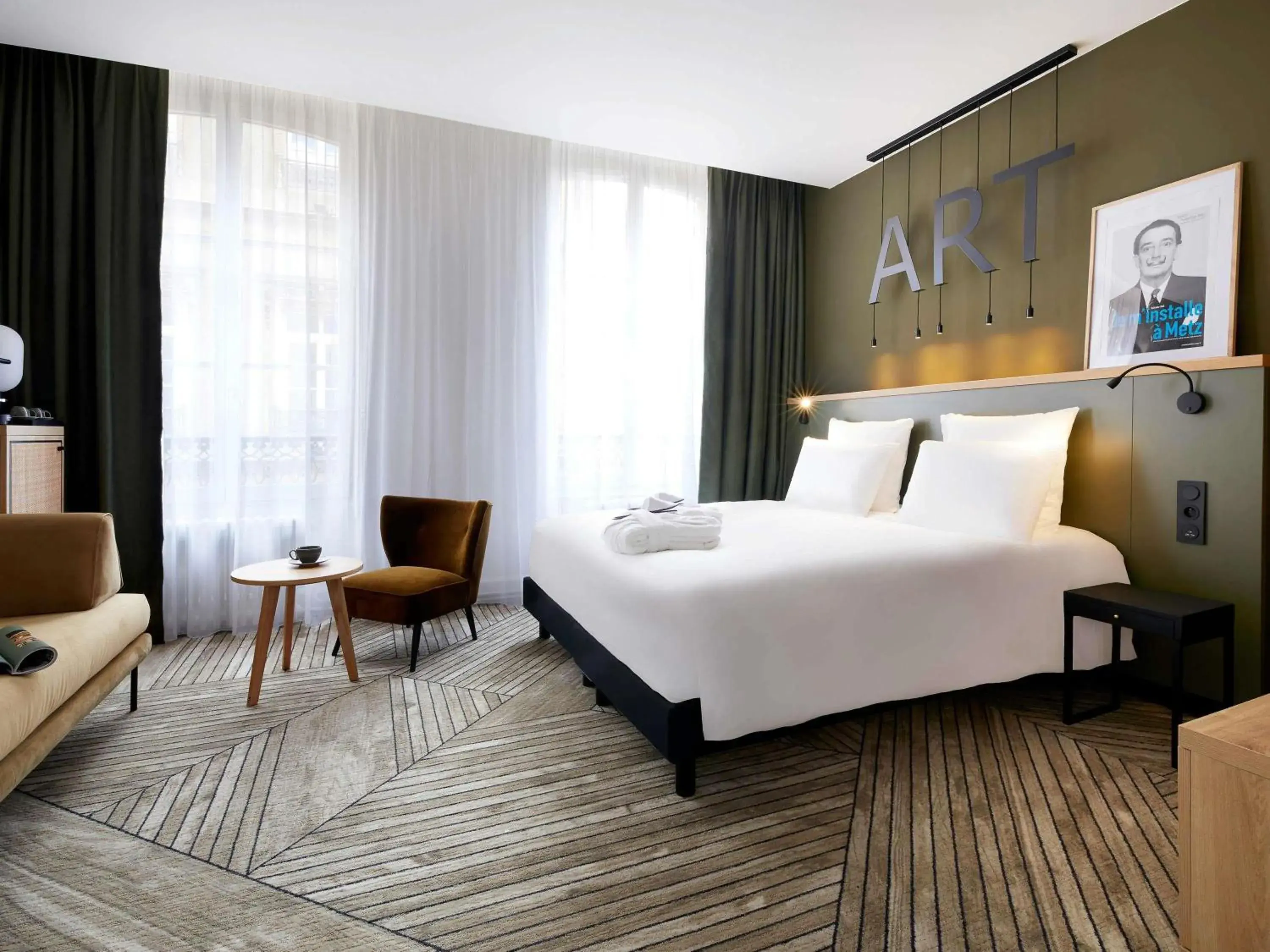 Bedroom, Bed in Mercure Grand Hôtel Metz Centre Cathédrale Bedroom, Bed in Mercure Grand Hôtel Metz Centre Cathédrale