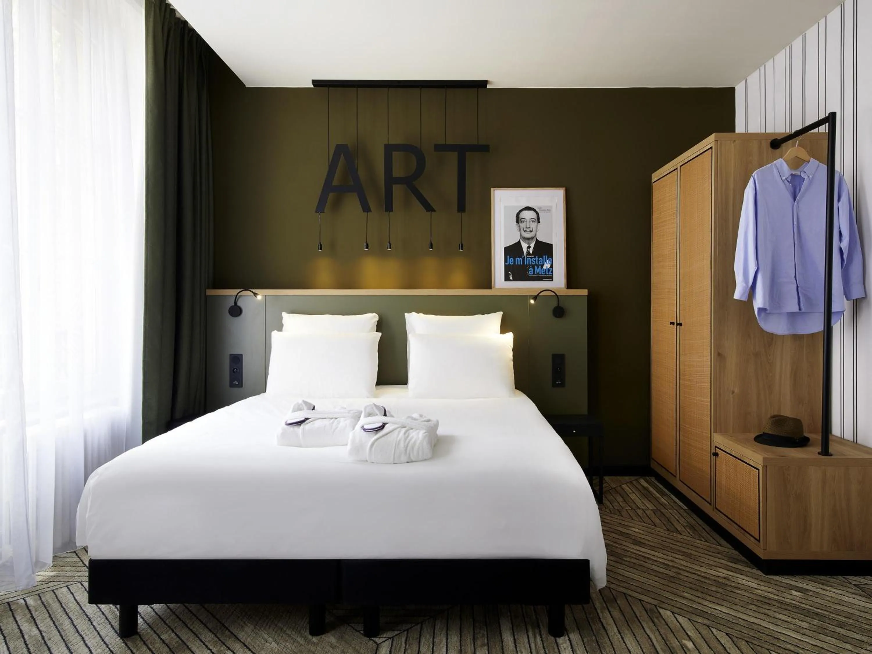 Bedroom, Bed in Mercure Grand Hôtel Metz Centre Cathédrale