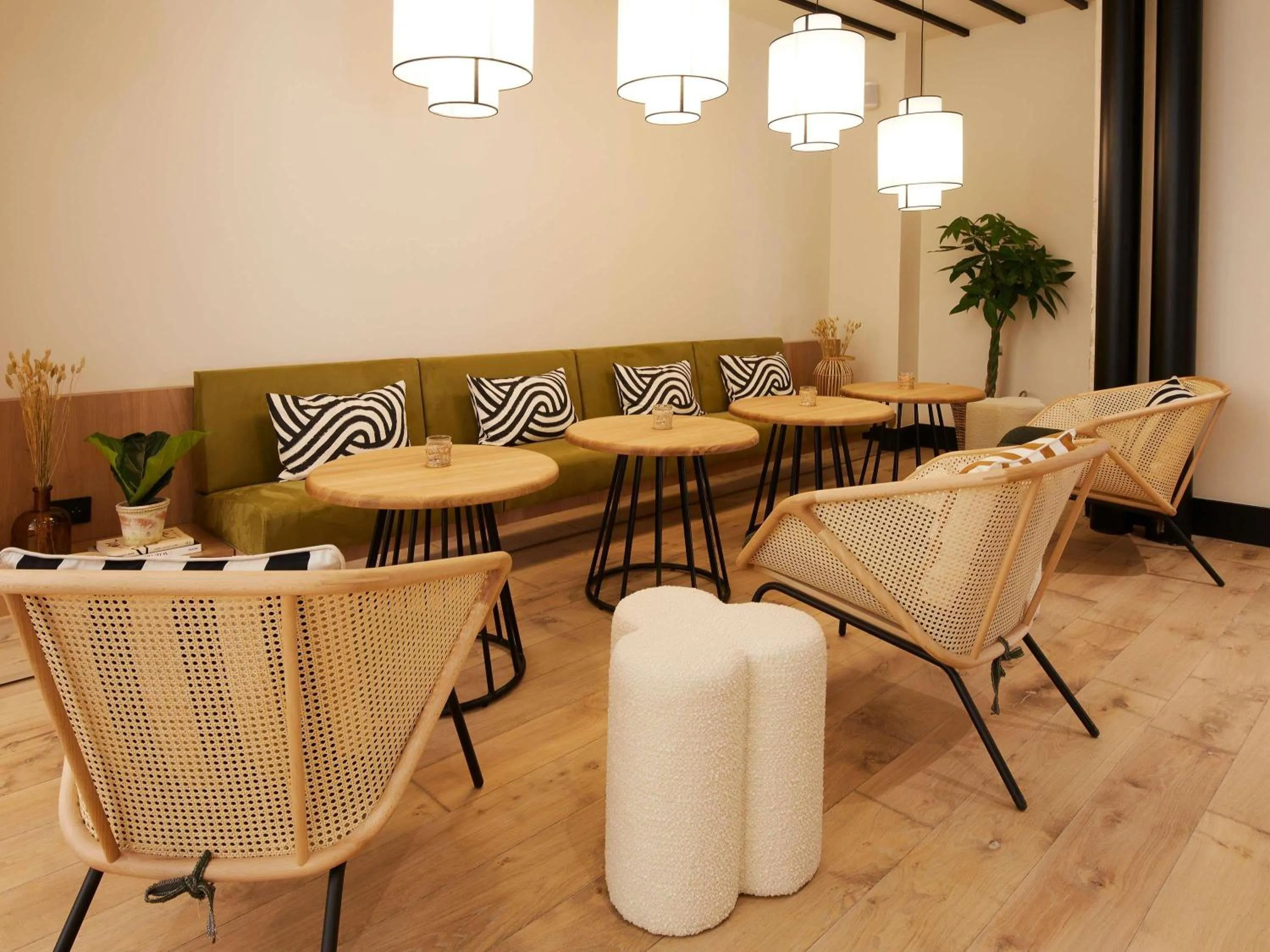 Lounge or bar in Mercure Grand Hôtel Metz Centre Cathédrale