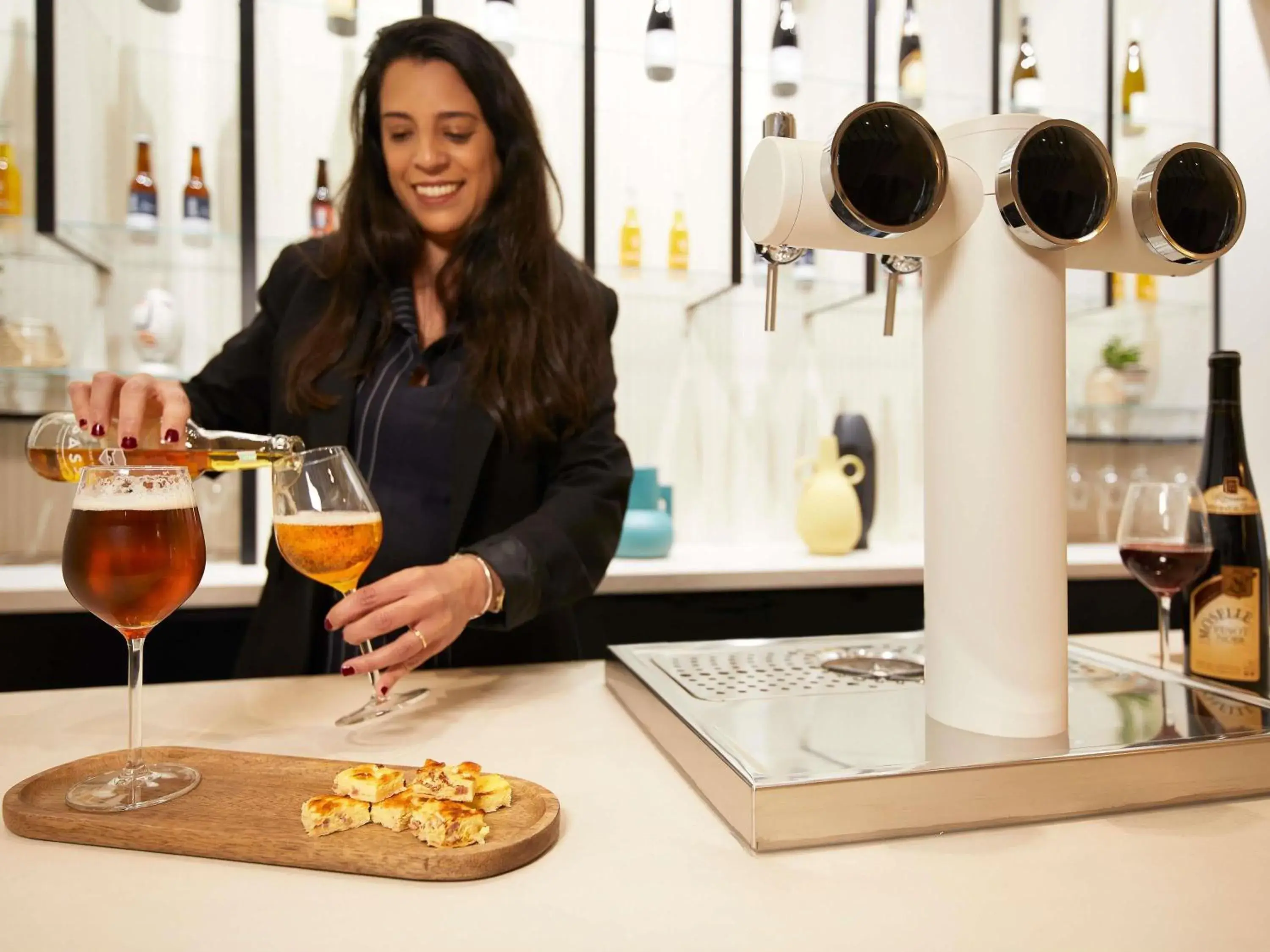 Lounge or bar in Mercure Grand Hôtel Metz Centre Cathédrale Lounge or bar in Mercure Grand Hôtel Metz Centre Cathédrale