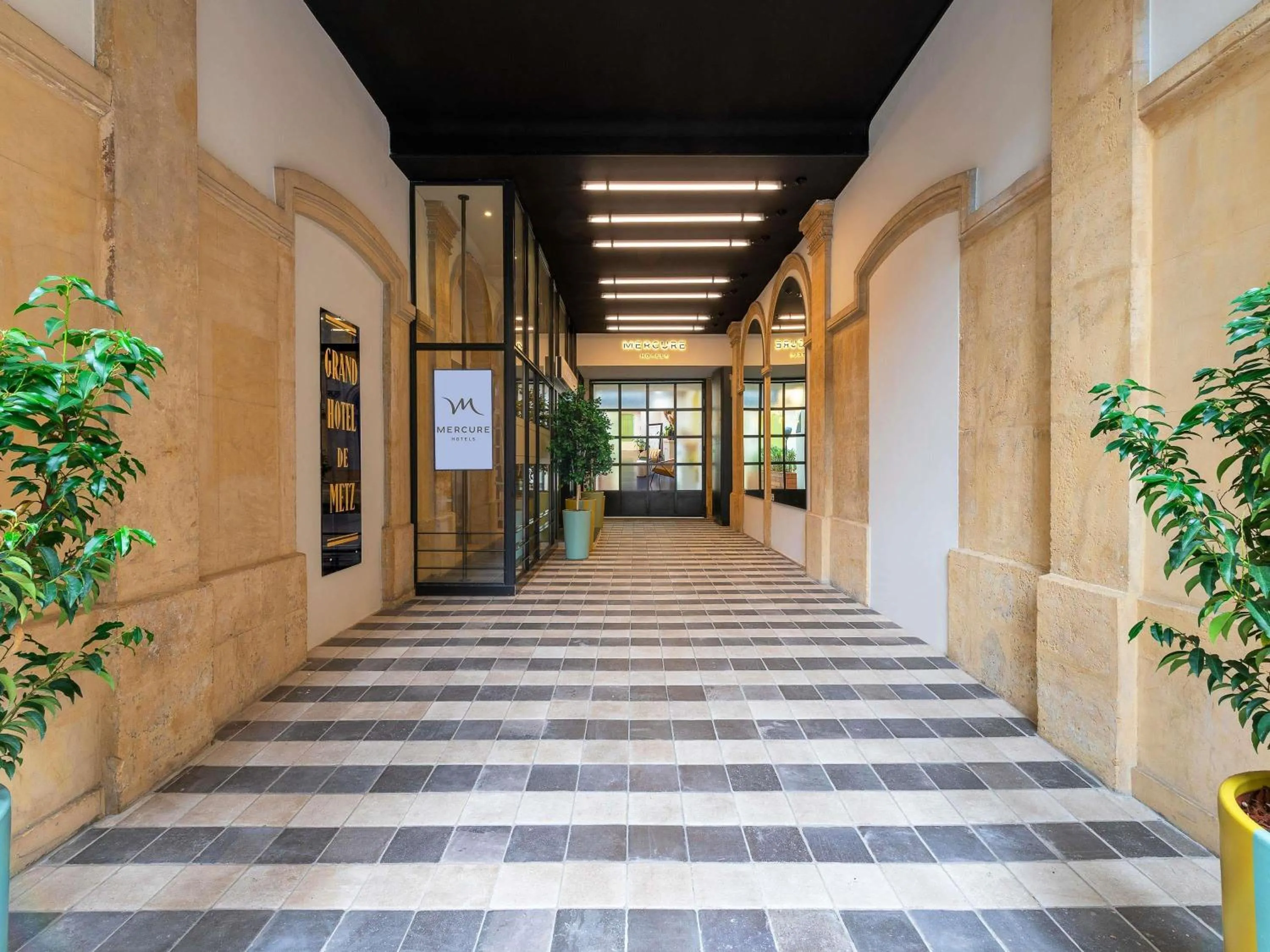 Property building in Mercure Grand Hôtel Metz Centre Cathédrale