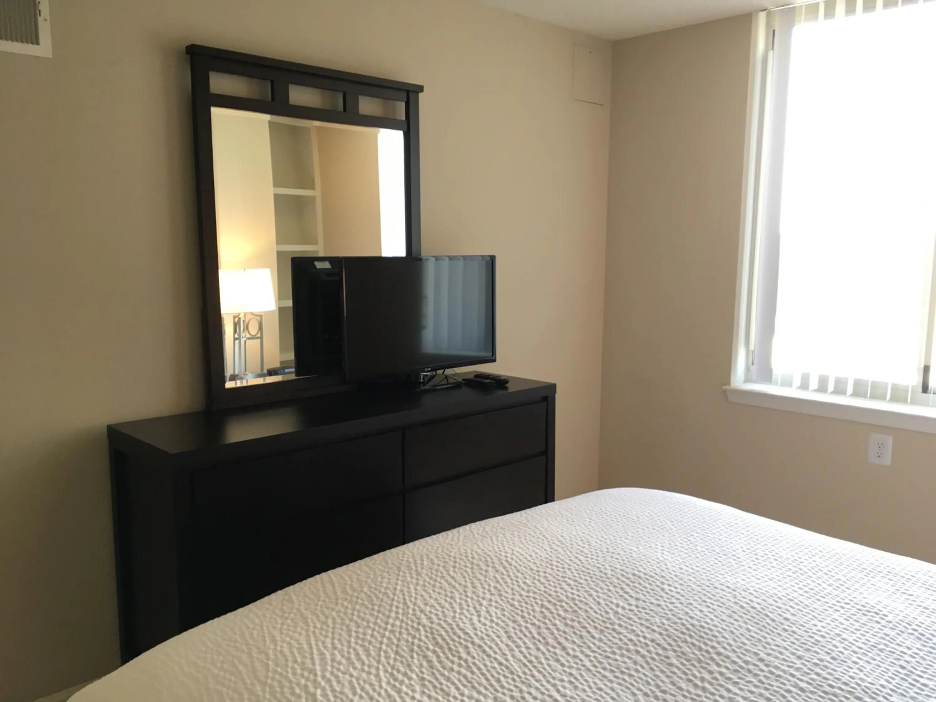 Bed in National at Ballston Metro