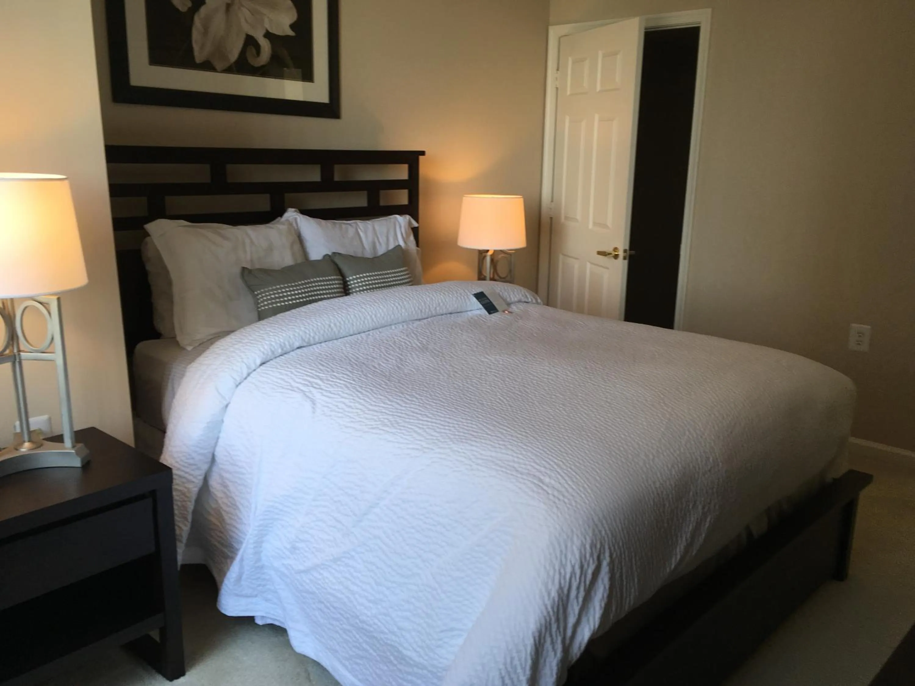 Bed in National at Ballston Metro