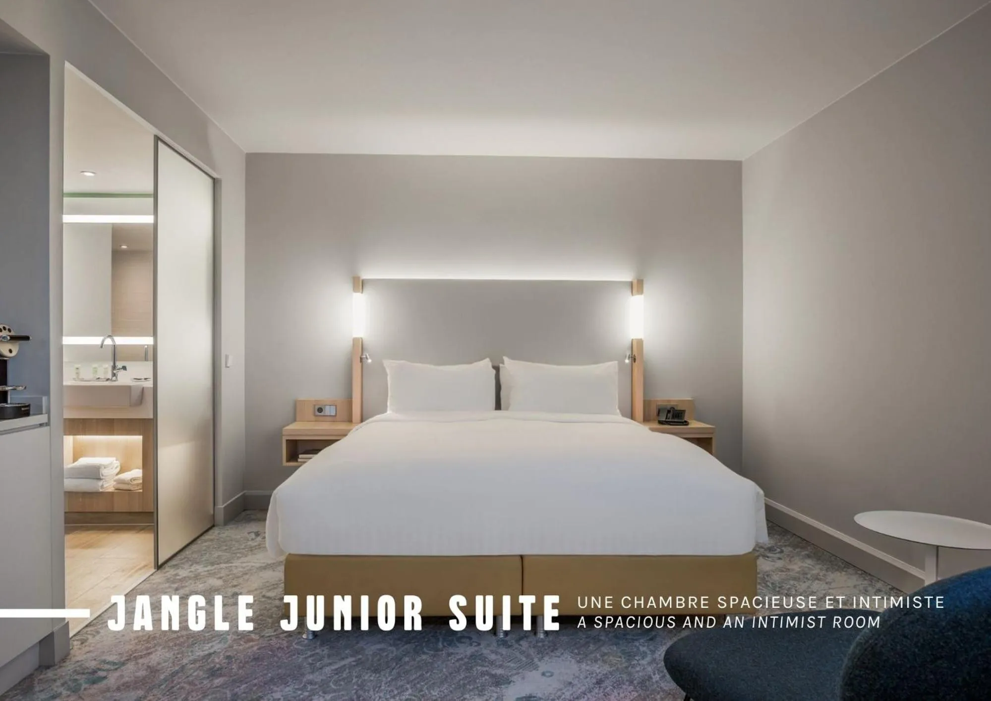 Photo of the whole room, Bed in The Jangle Hotel - Paris - Charles de Gaulle - Airport