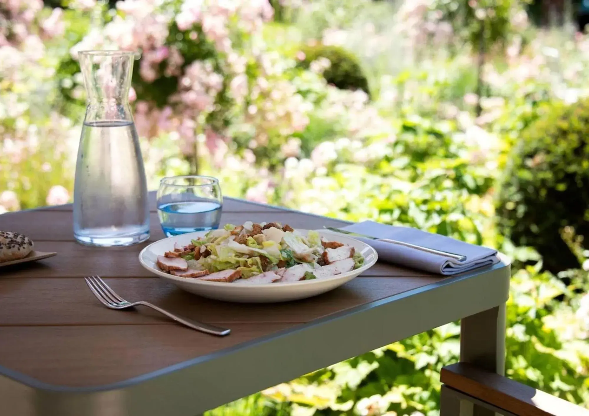 Restaurant/places to eat in The Jangle Hotel - Paris - Charles de Gaulle - Airport Restaurant/places to eat in The Jangle Hotel - Paris - Charles de Gaulle - Airport