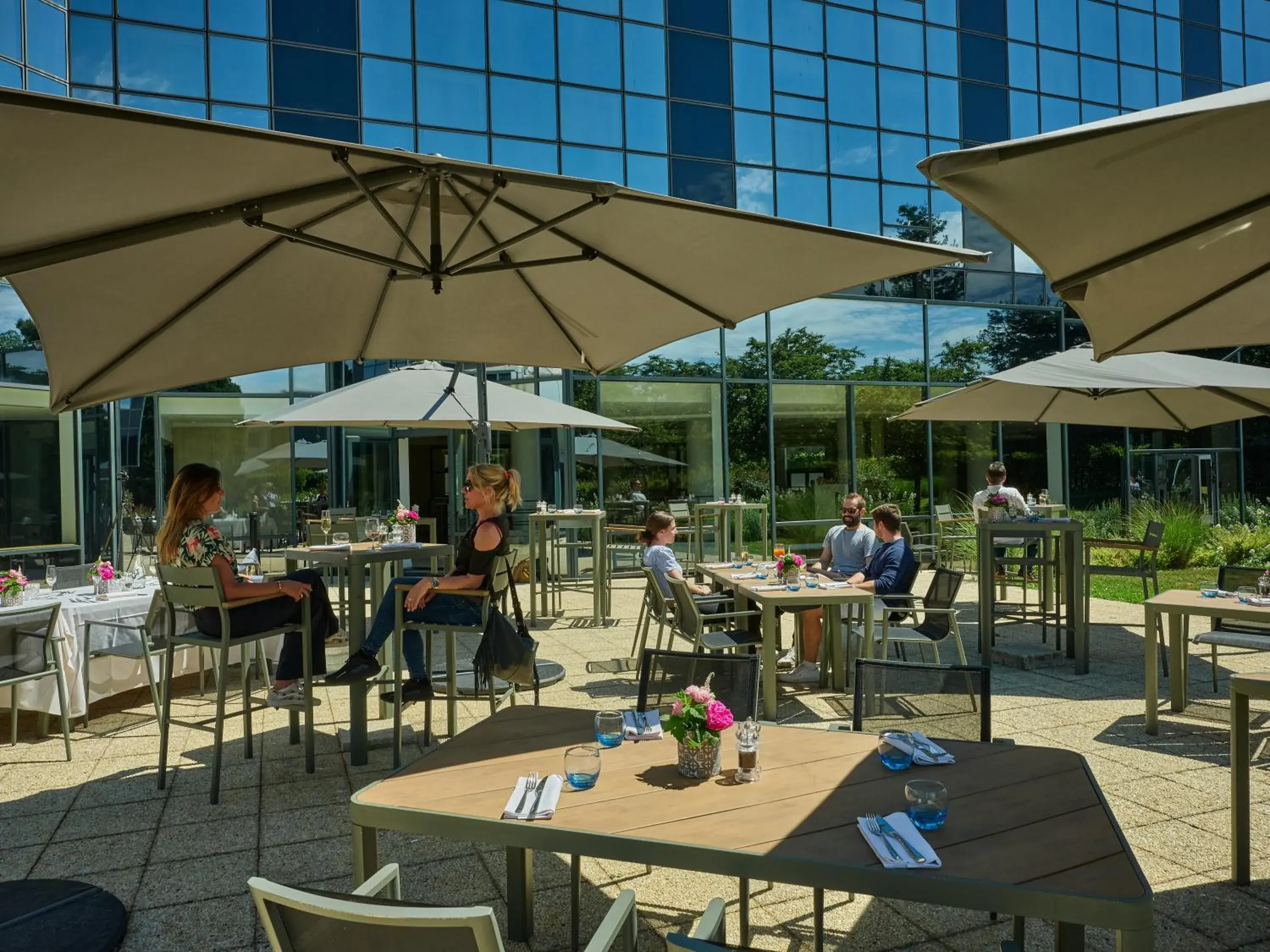 Property building in The Jangle Hotel - Paris - Charles de Gaulle - Airport Property building in The Jangle Hotel - Paris - Charles de Gaulle - Airport