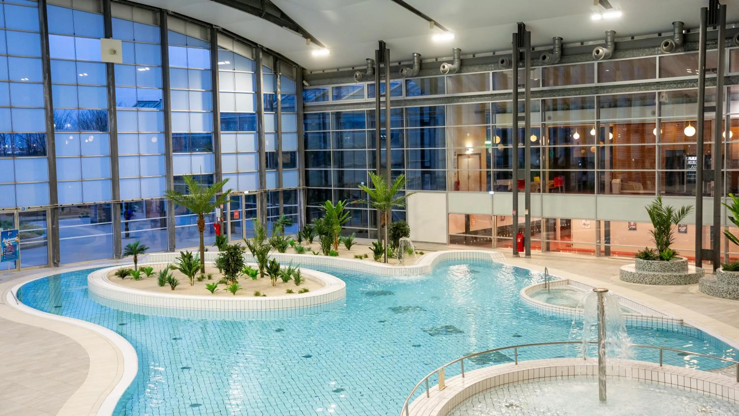 Aqua park in The Jangle Hotel - Paris - Charles de Gaulle - Airport