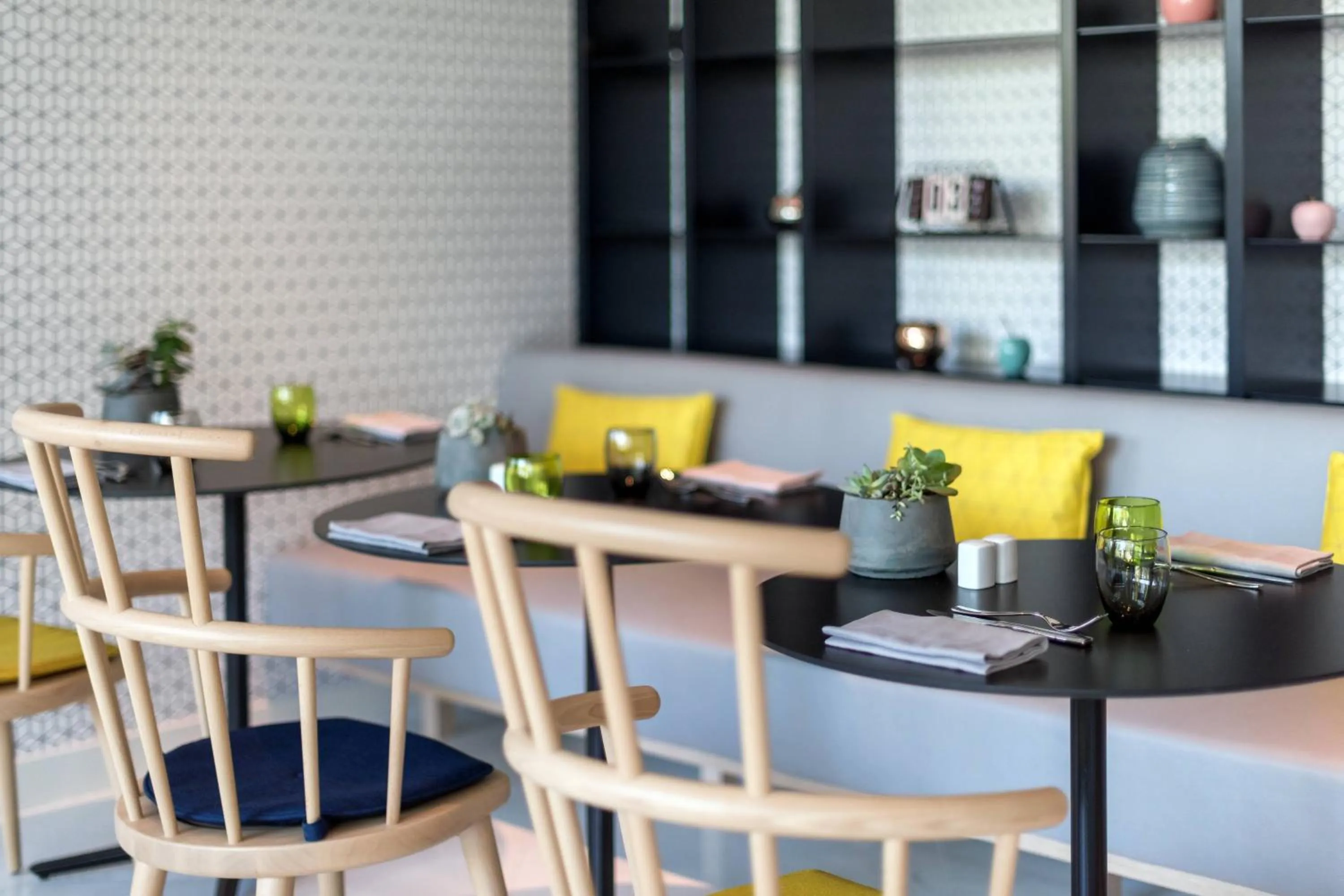 Restaurant/places to eat in The Jangle Hotel - Paris - Charles de Gaulle - Airport