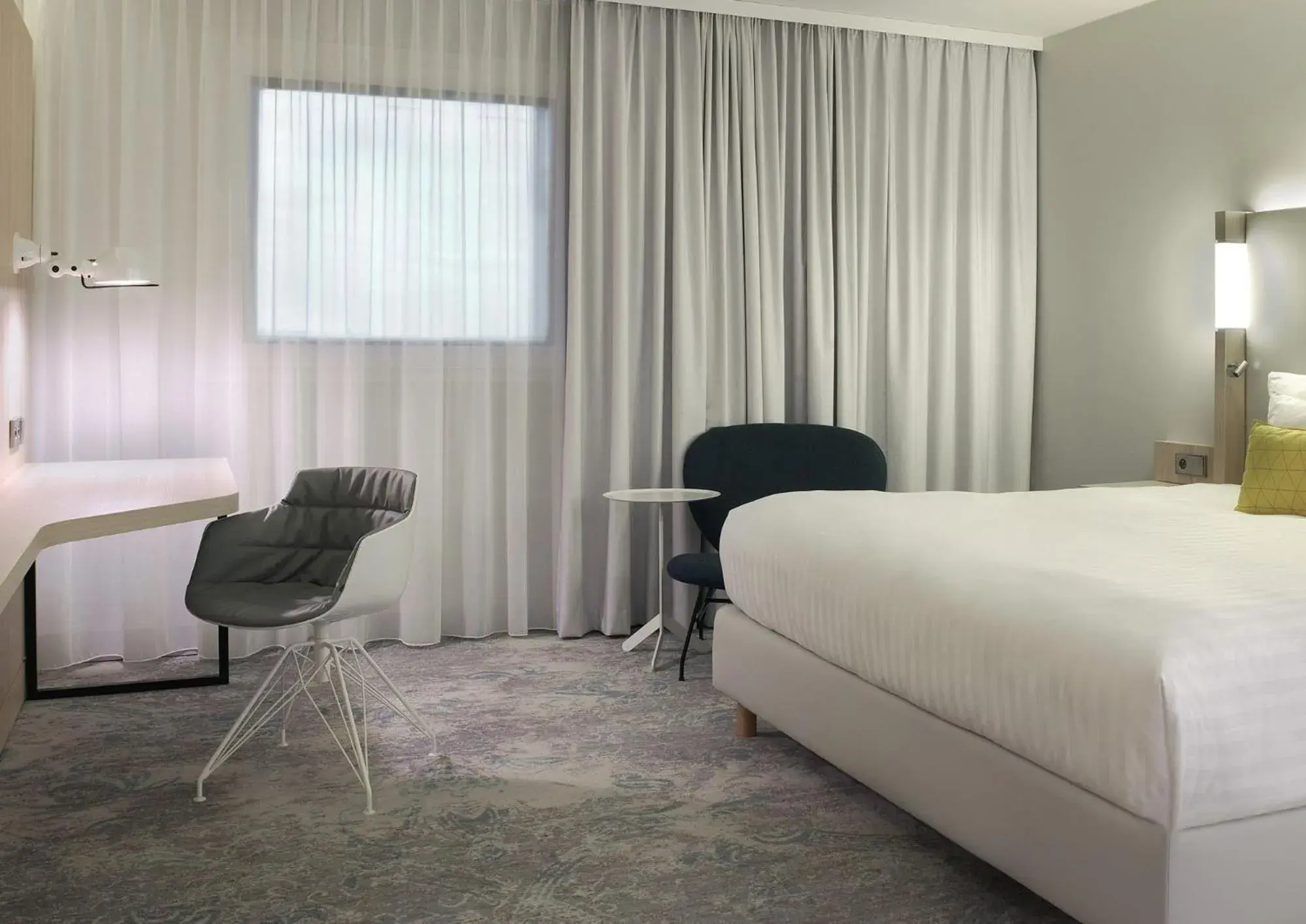 Photo of the whole room, Bed in The Jangle Hotel - Paris - Charles de Gaulle - Airport Photo of the whole room, Bed in The Jangle Hotel - Paris - Charles de Gaulle - Airport