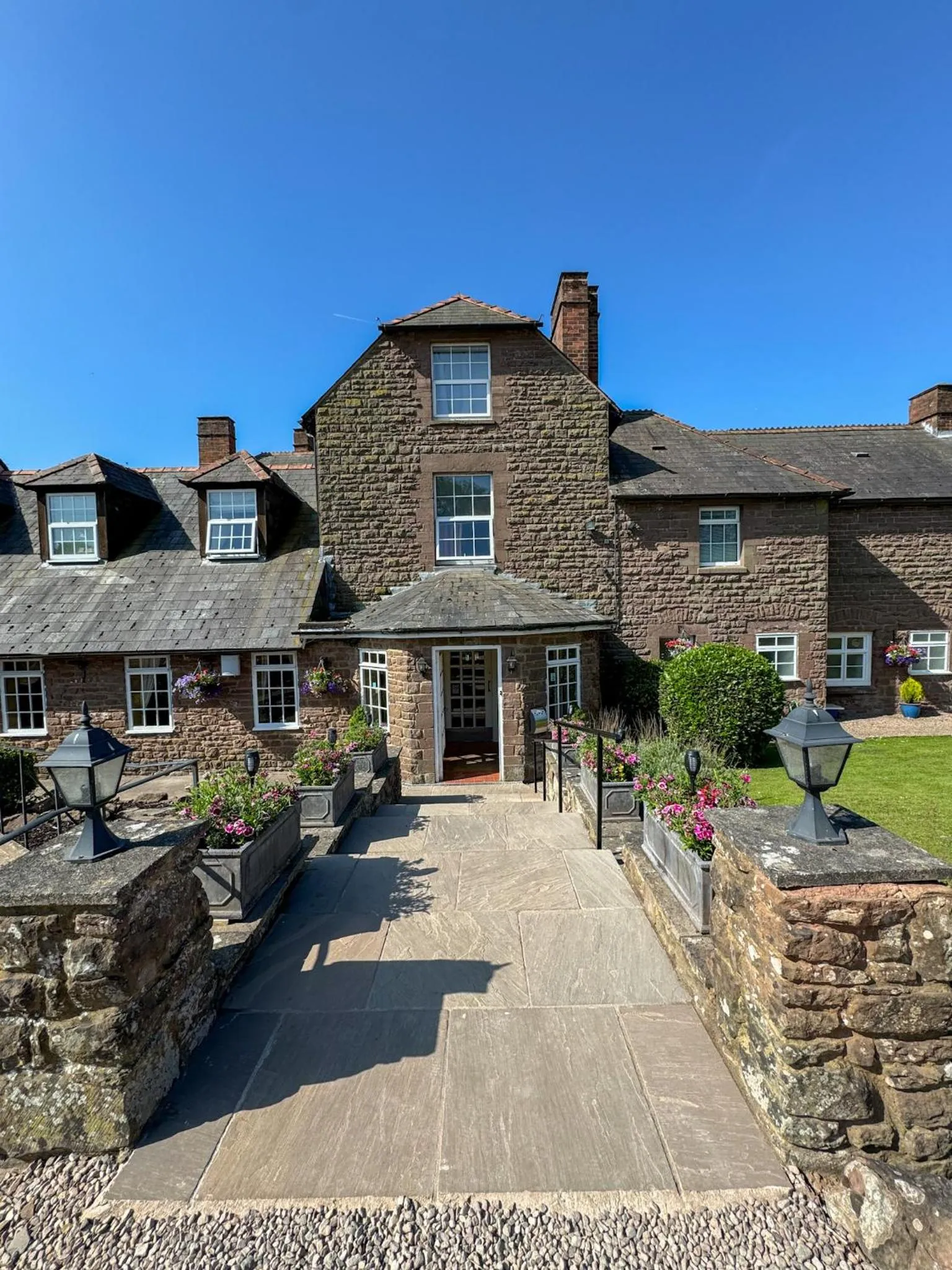 Facade/entrance in Pilgrim Hotel