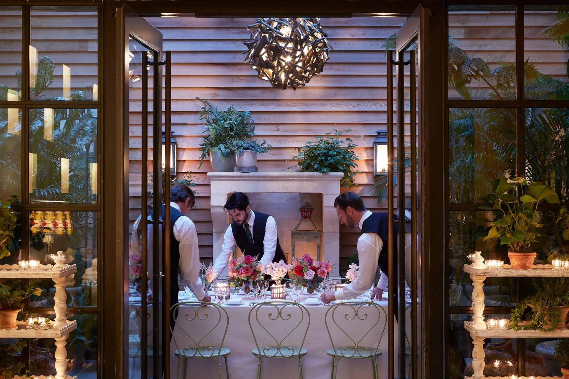 Restaurant/places to eat in The Whitby Hotel