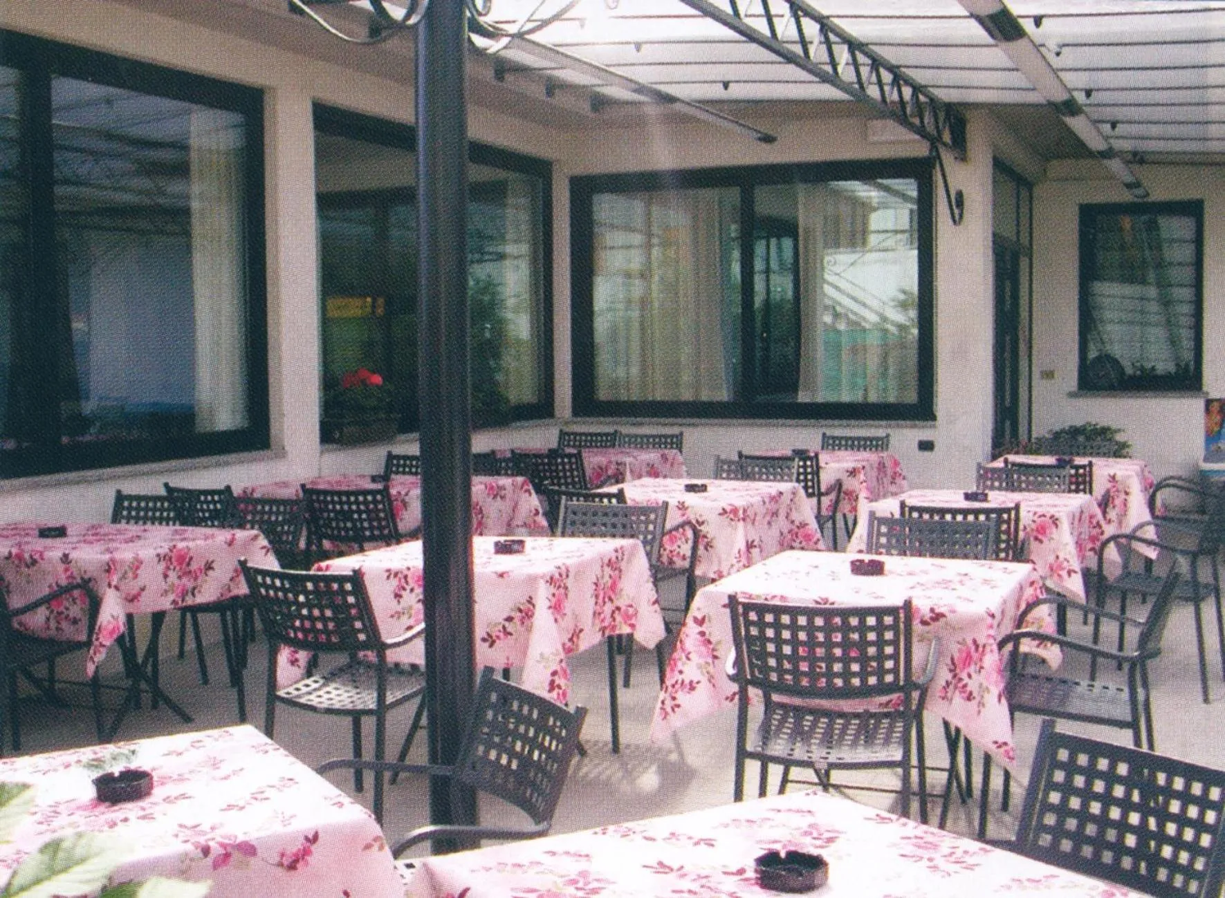 Patio in Albergo Ristorante Lavedo