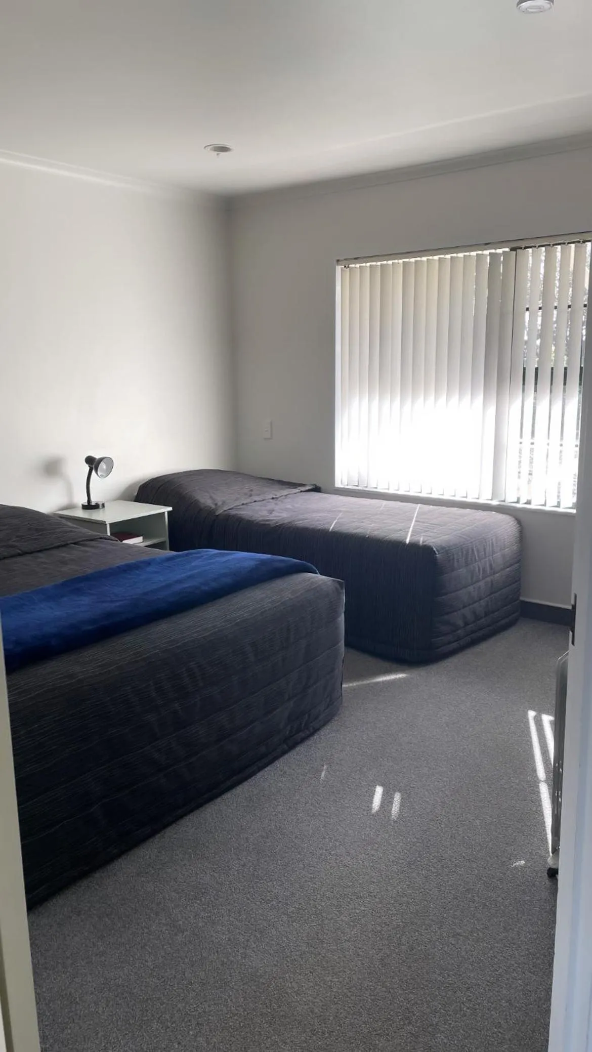 Bed in Kerry Lane Motel