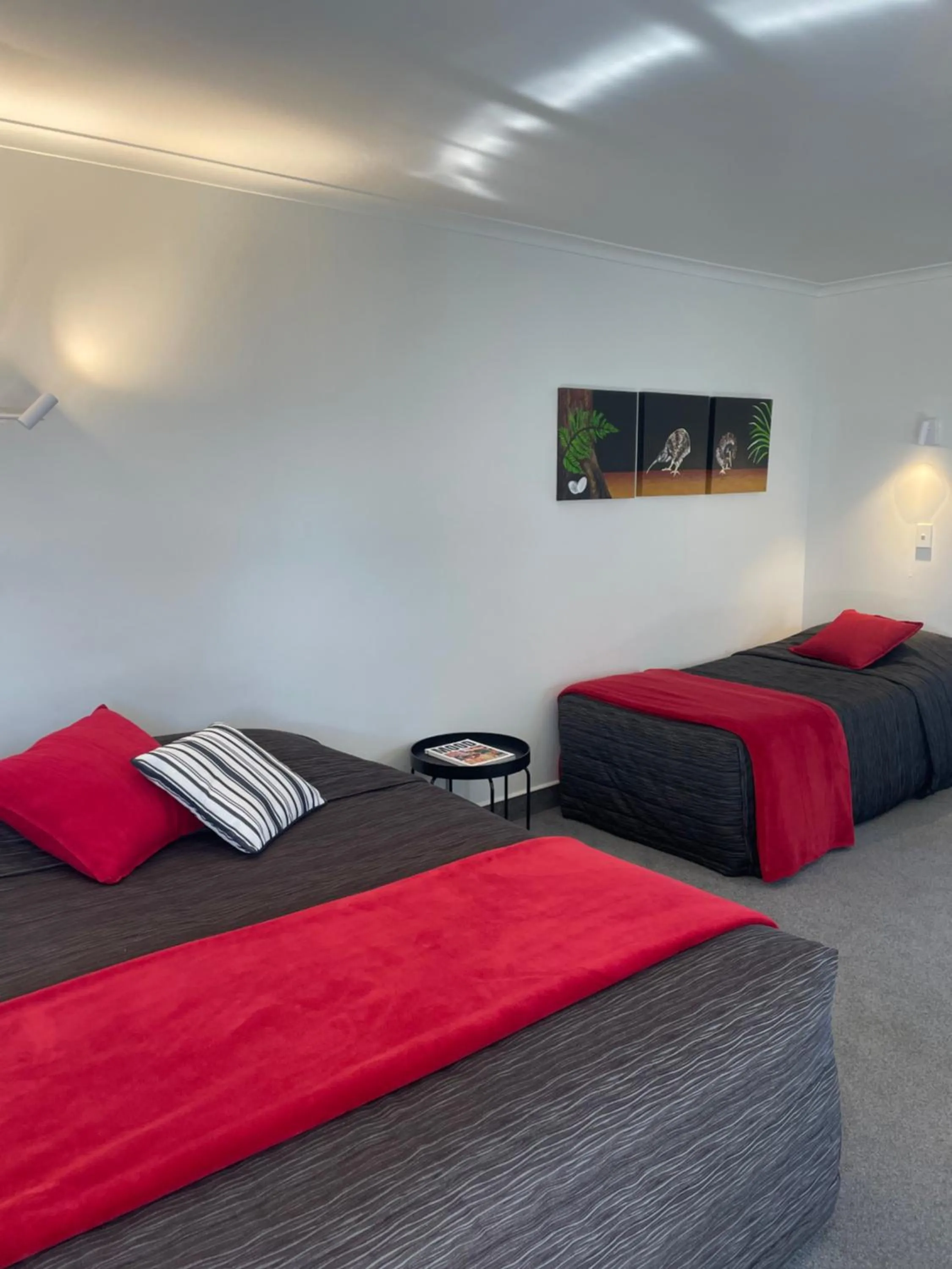 Bed in Kerry Lane Motel