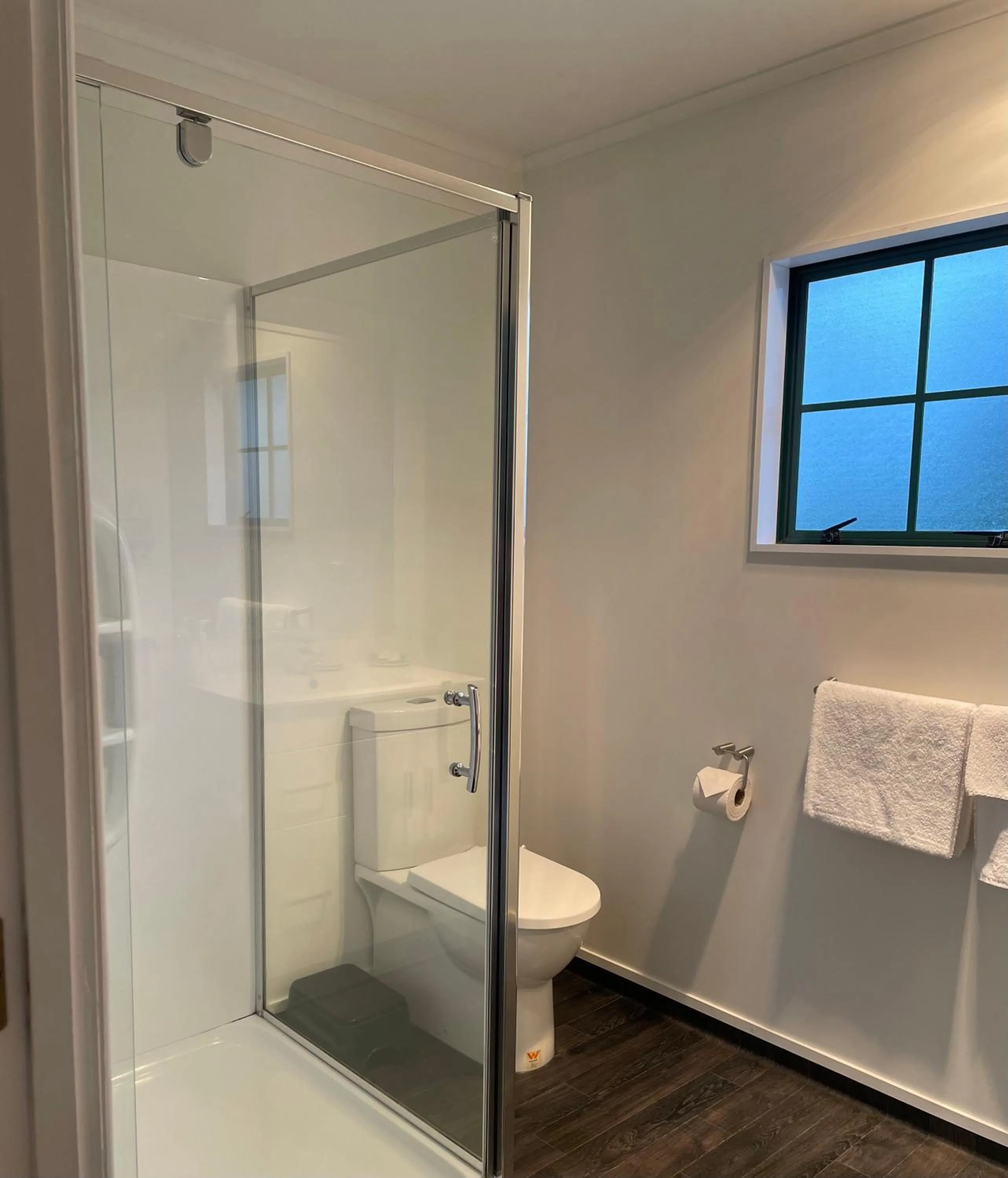 Shower in Kerry Lane Motel