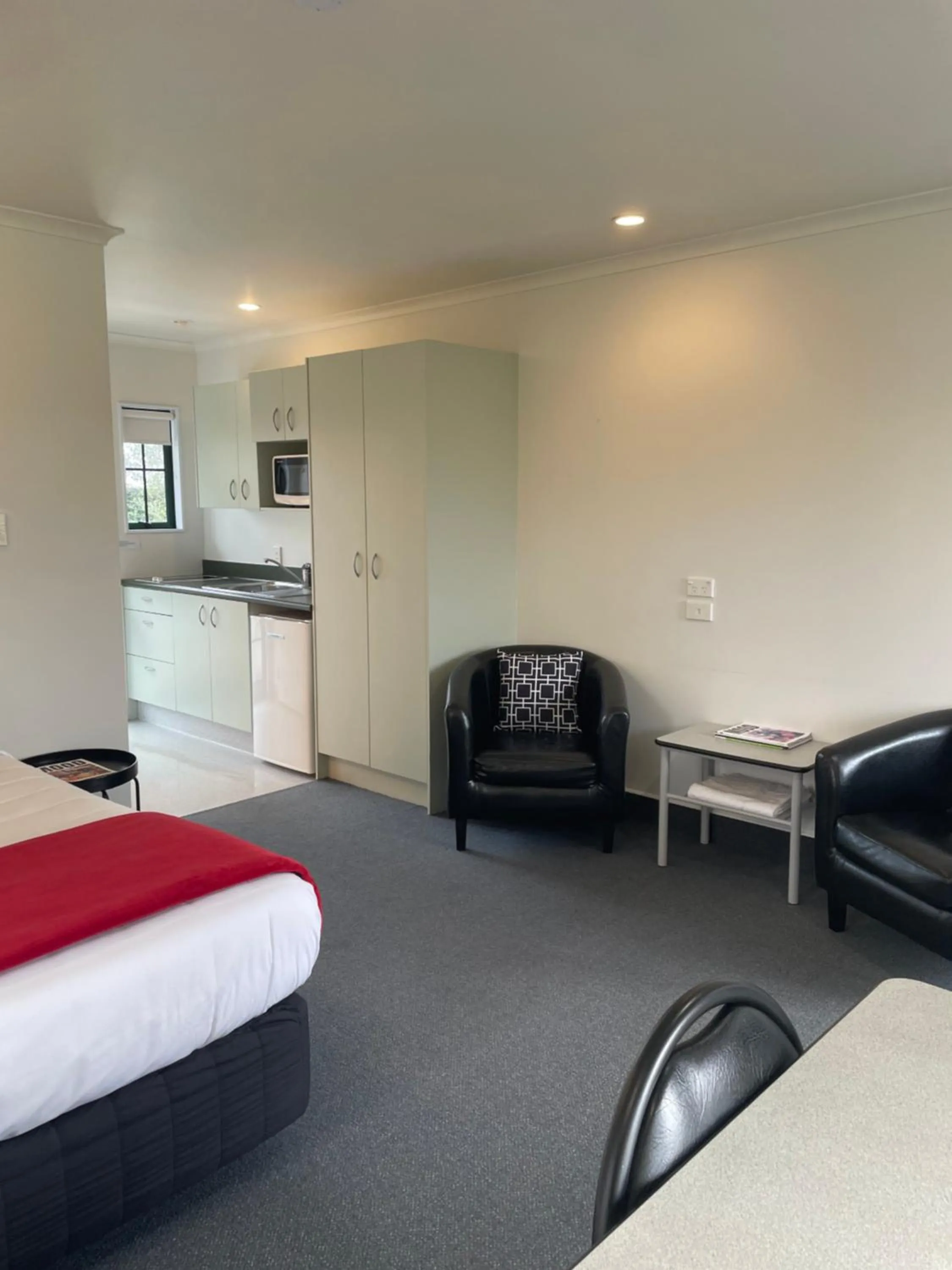 Bed in Kerry Lane Motel