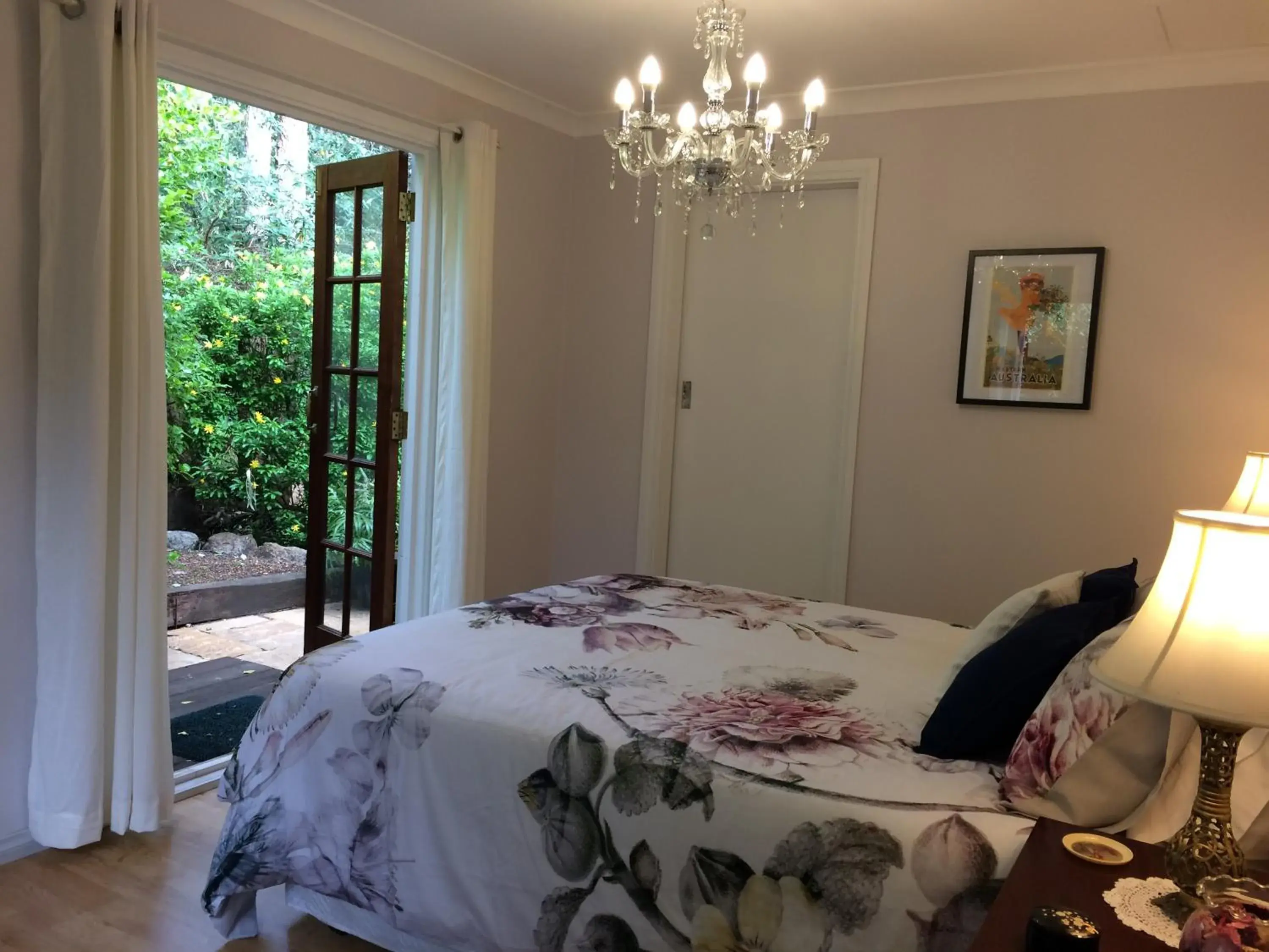 Suite in Whispering Pines Bed and Breakfast Suite in Whispering Pines Bed and Breakfast