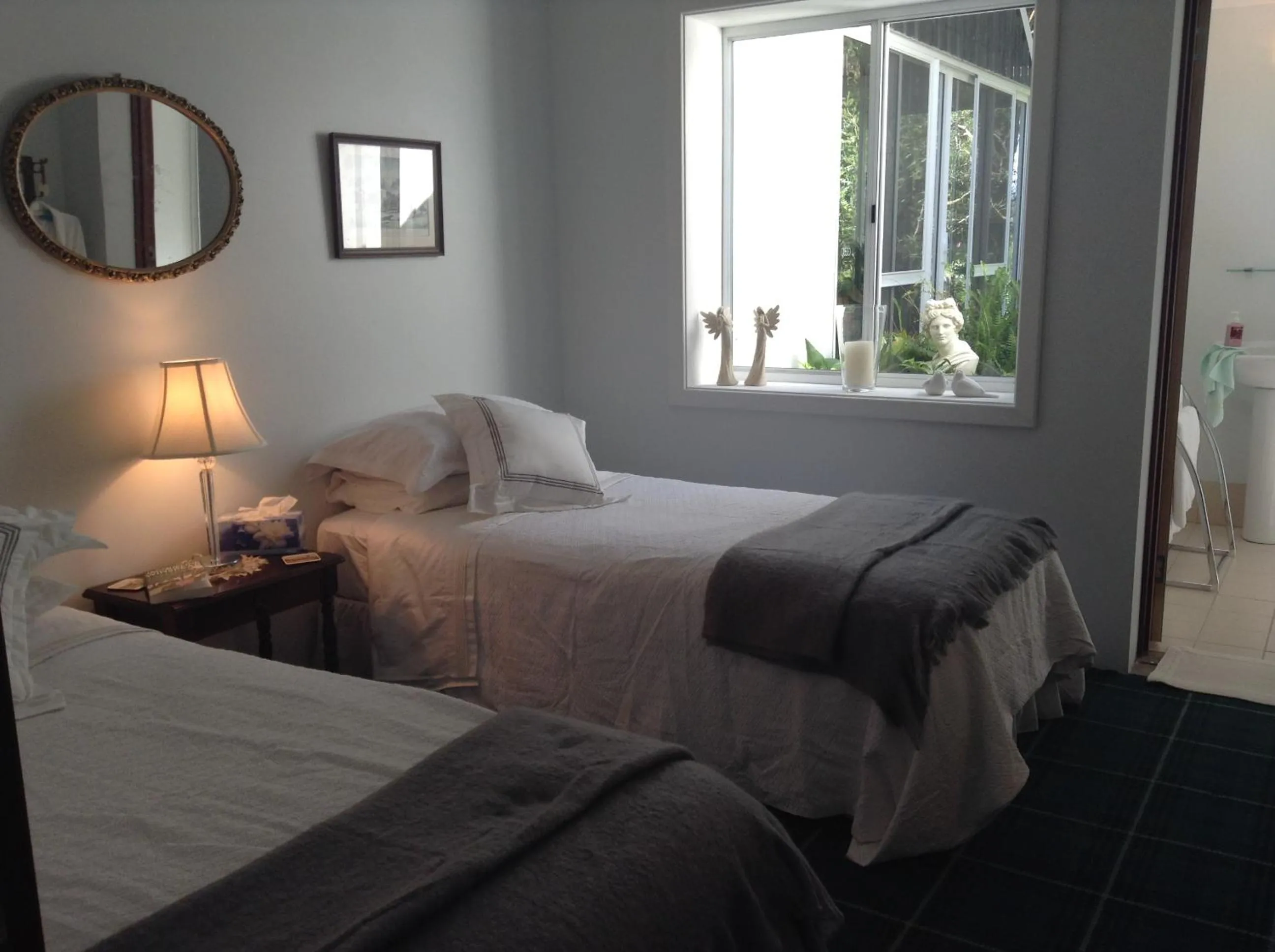 Standard Twin Room with Garden View in Whispering Pines Bed and Breakfast