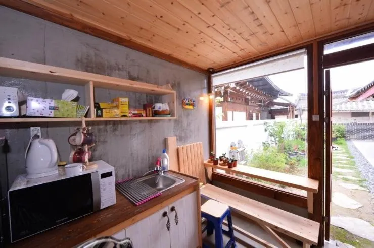 Property building in Jeonju Nostalgic Home