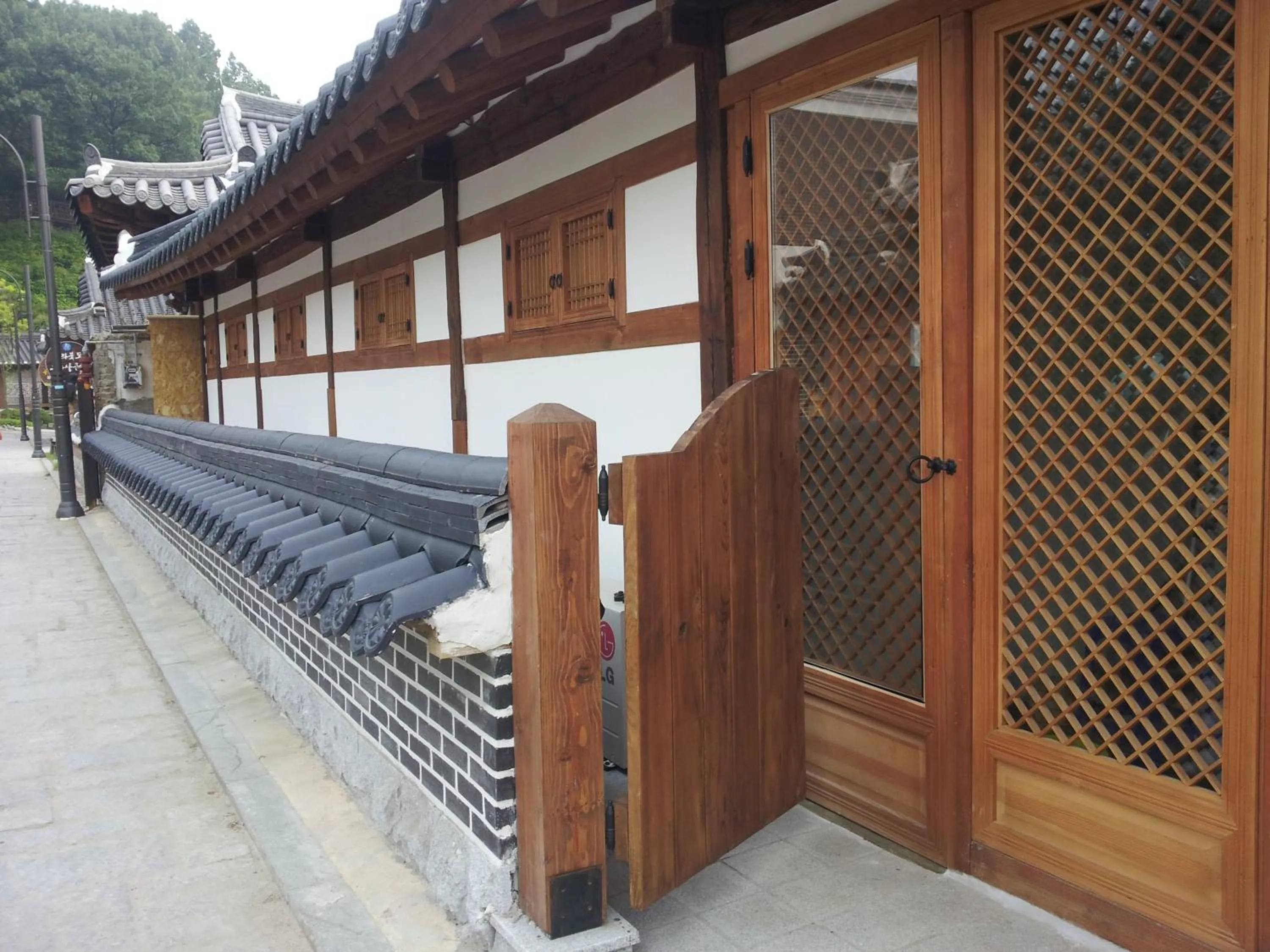 Property building in Jeonju Nostalgic Home