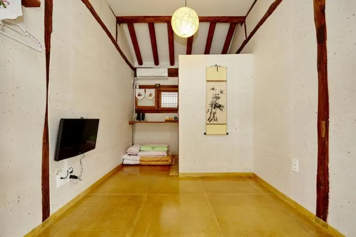 Bedroom in Jeonju Nostalgic Home