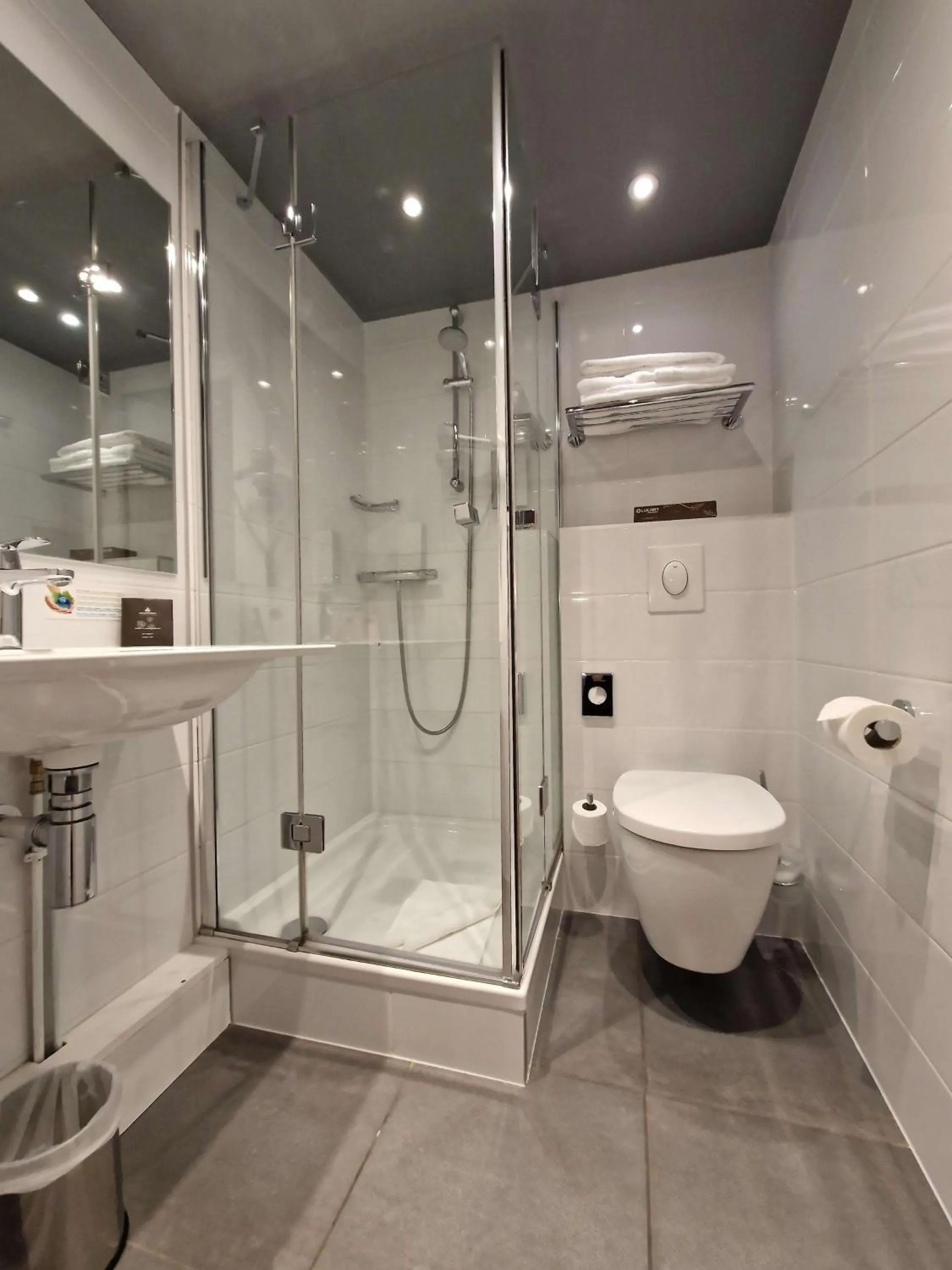 Bathroom in Best Western Citadelle