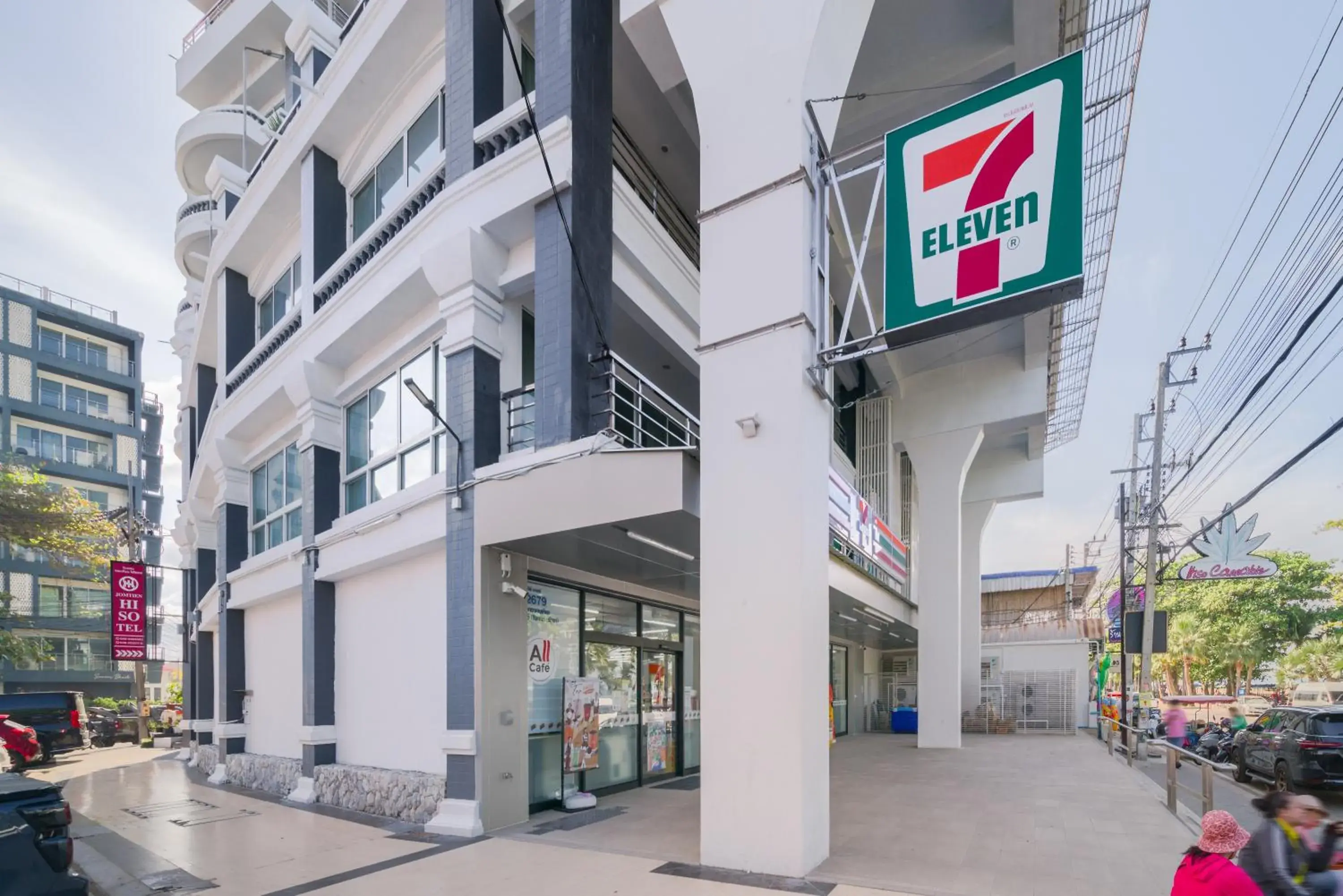 Property building in Jomtien Hisotel Property building in Jomtien Hisotel