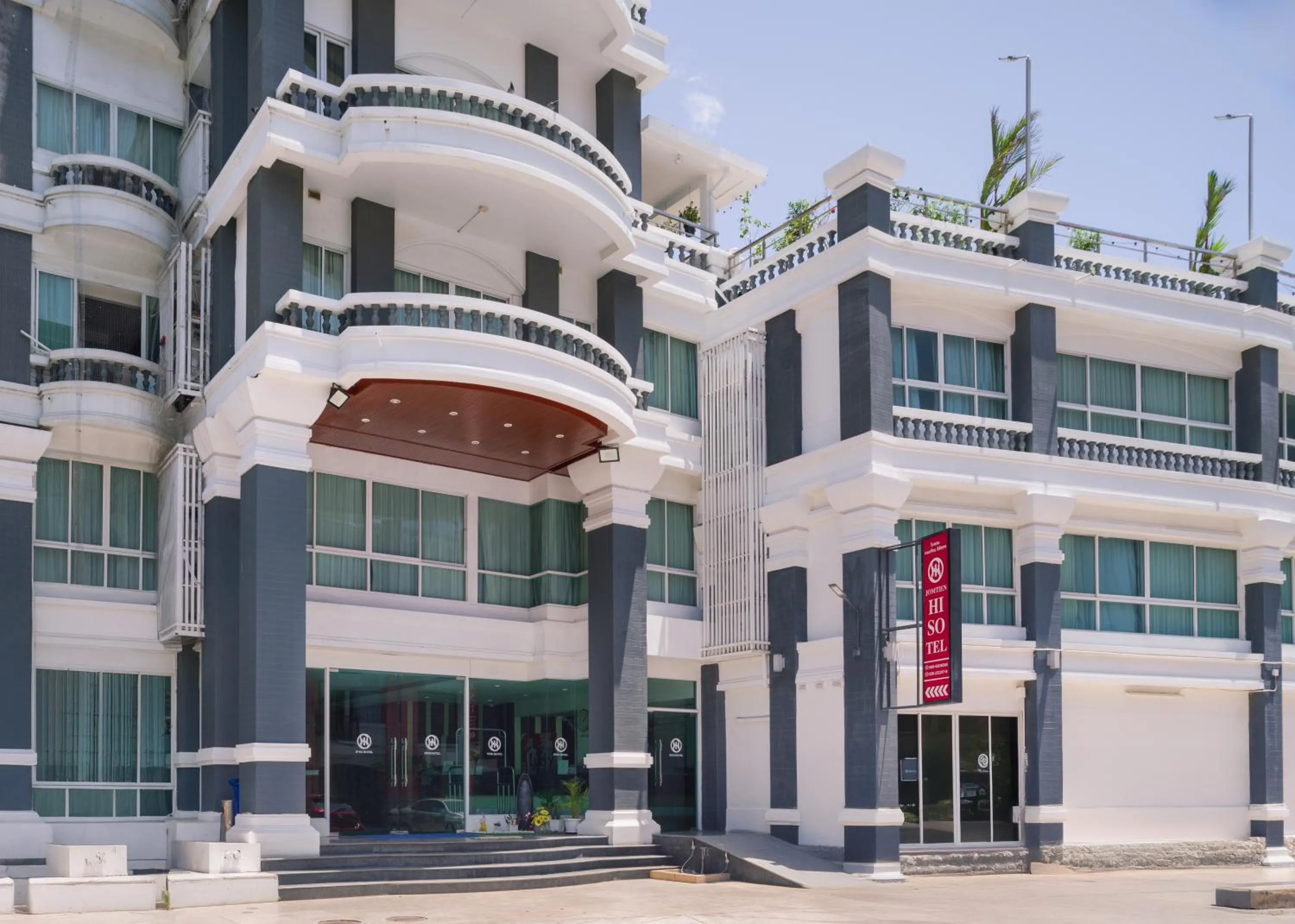 Facade/entrance in Jomtien Hisotel