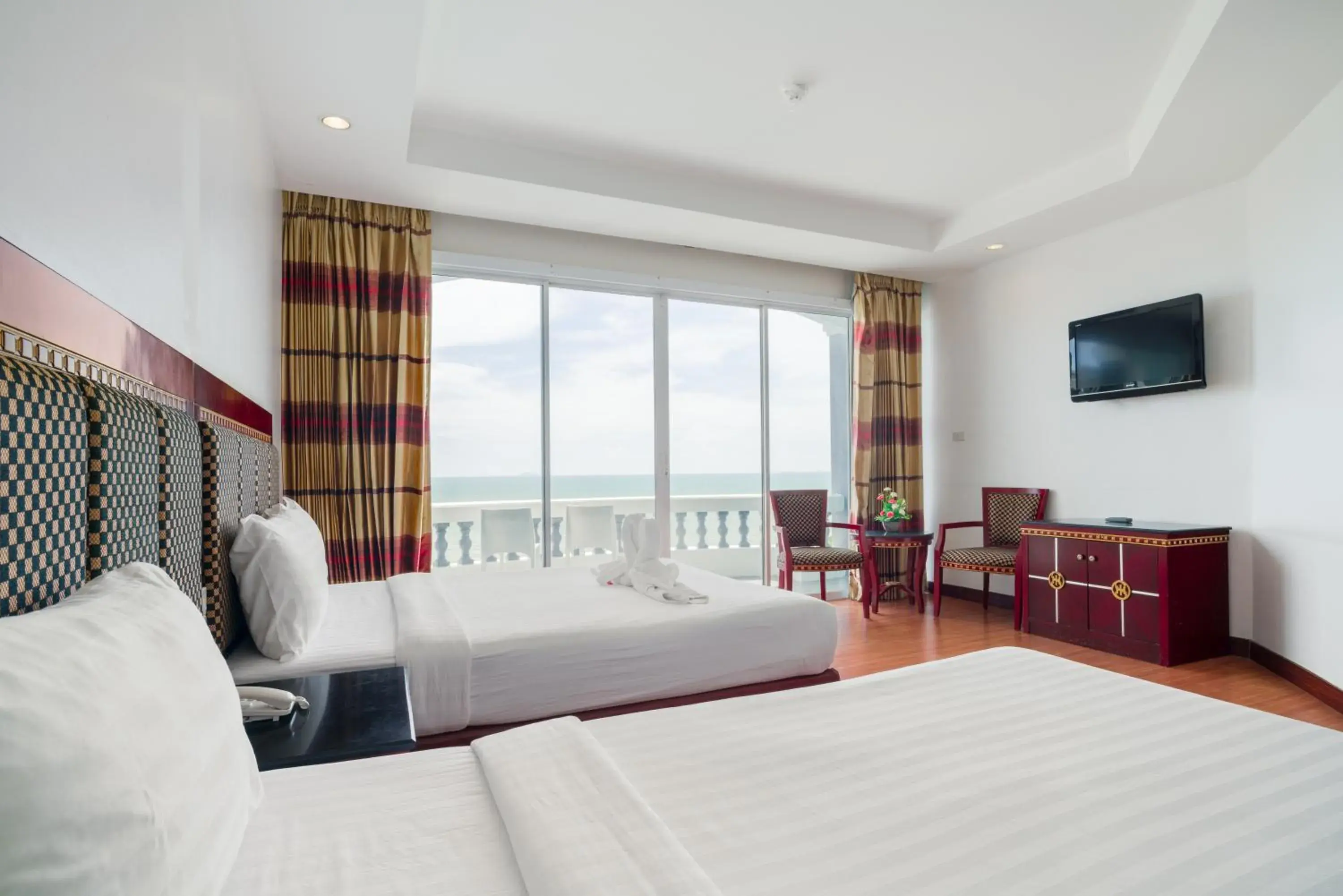 Bed in Jomtien Hisotel Bed in Jomtien Hisotel