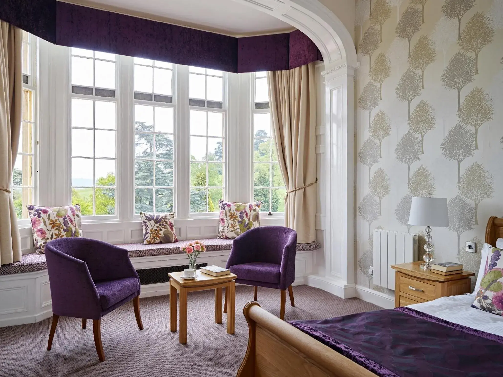 Suite with Lake View in Dumbleton Hall Hotel Suite with Lake View in Dumbleton Hall Hotel