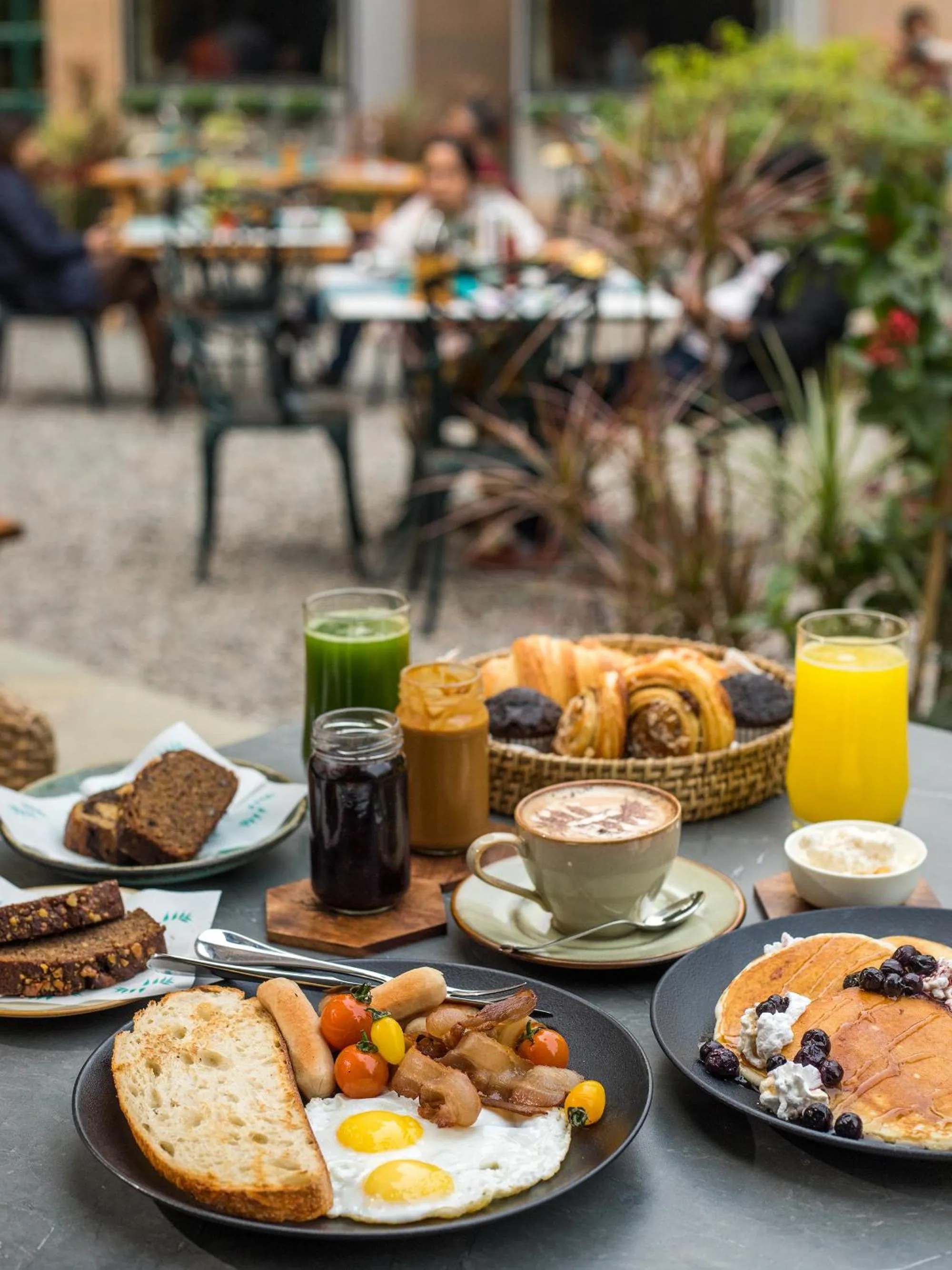 Restaurant/places to eat in Karma Chalets