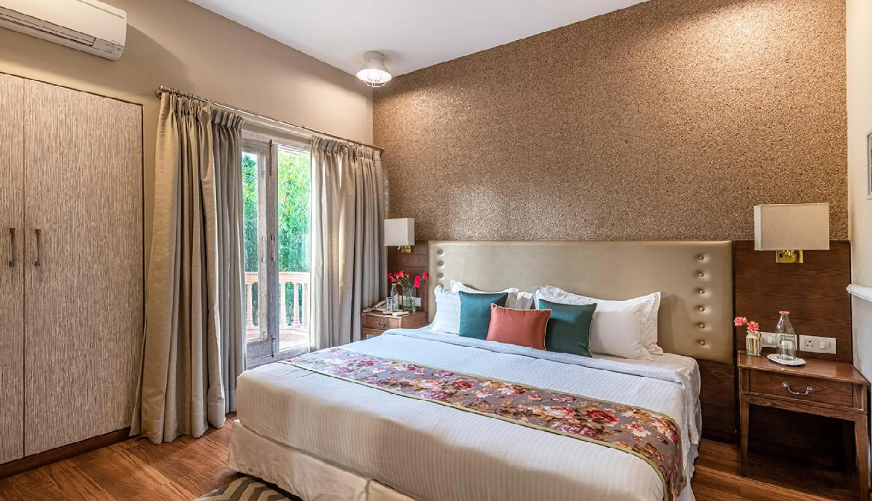 Bedroom, Bed in Karma Chalets