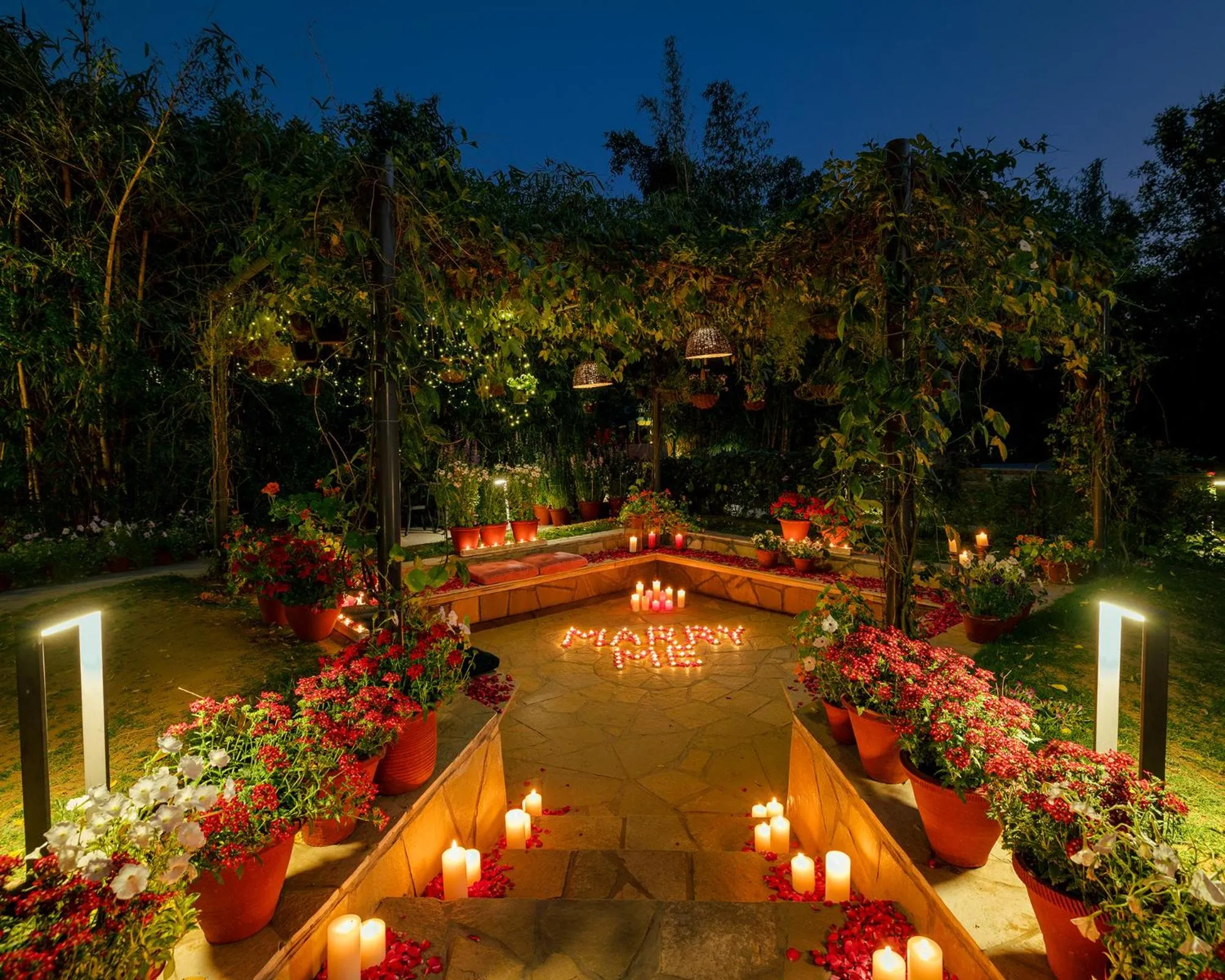 Restaurant/places to eat in Karma Chalets