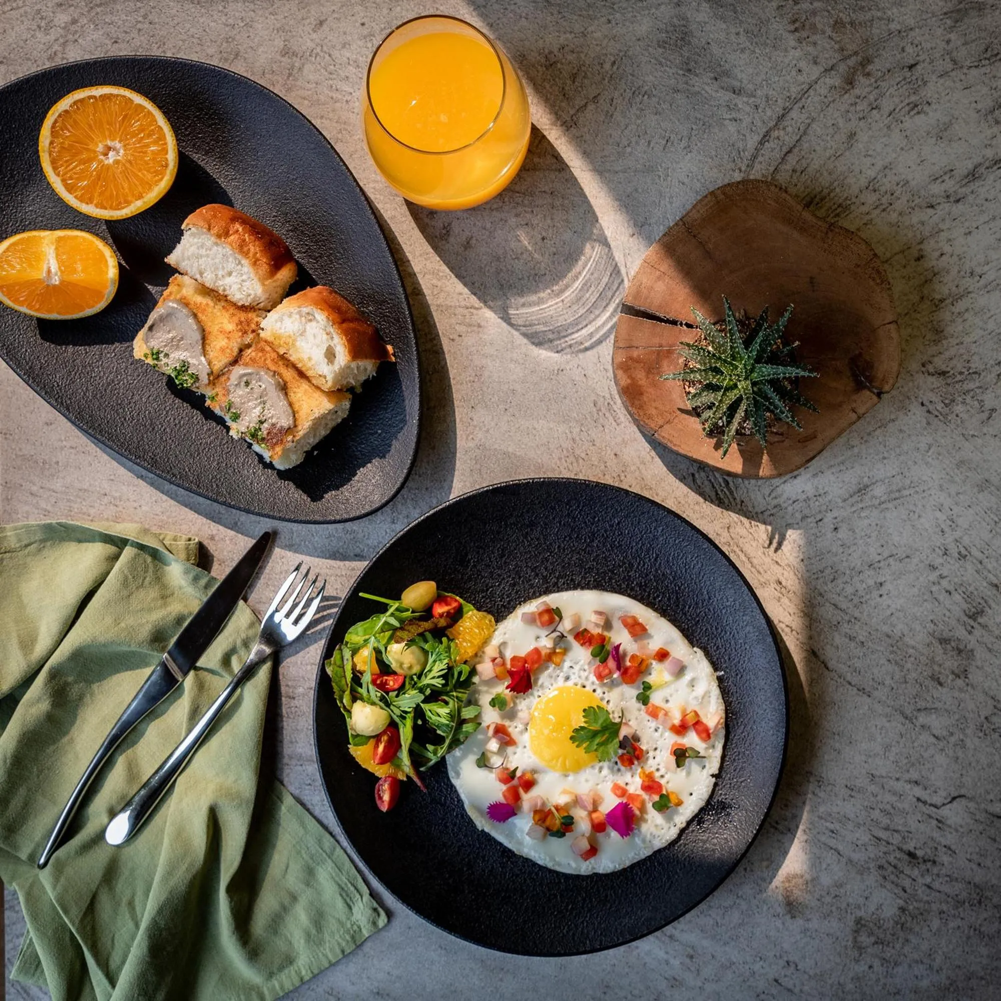 Restaurant/places to eat in Karma Chalets